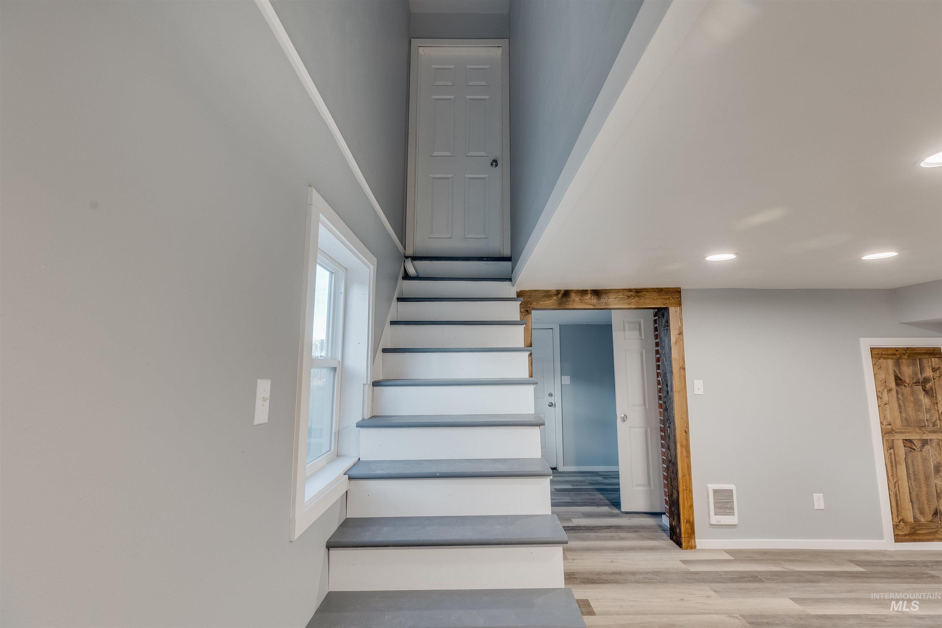 212 E Henley St., Moscow, Idaho 83843, 3 Bedrooms, 2 Bathrooms, Residential For Sale, Price $399,000, 98982291