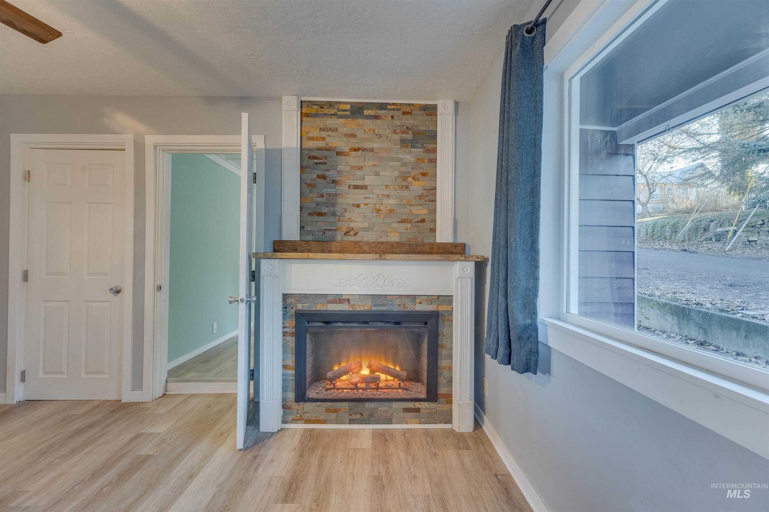 212 E Henley St., Moscow, Idaho 83843, 3 Bedrooms, 2 Bathrooms, Residential For Sale, Price $399,000, 98982291