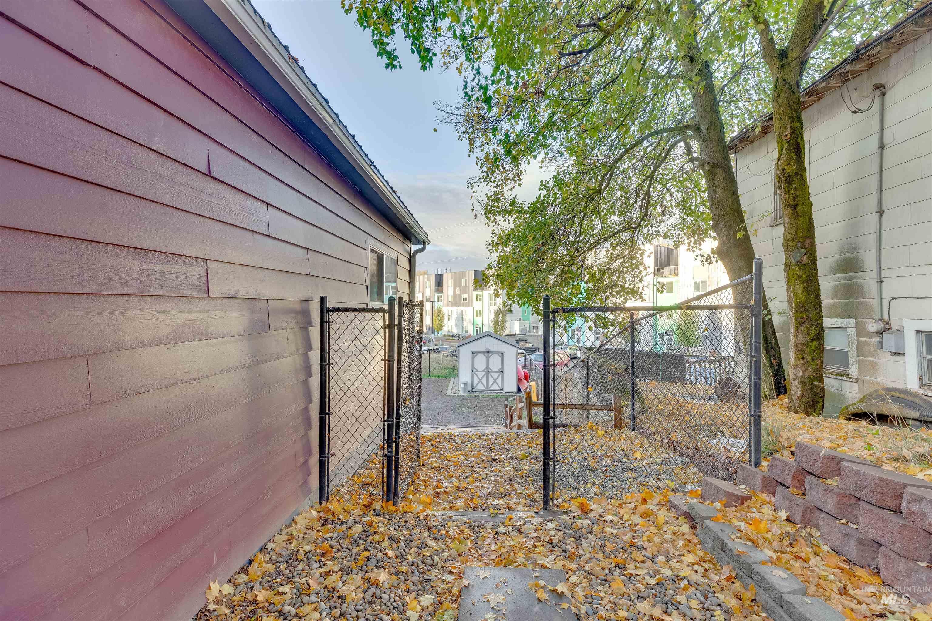 212 E Henley St., Moscow, Idaho 83843, 3 Bedrooms, 2 Bathrooms, Residential For Sale, Price $399,000, 98982291