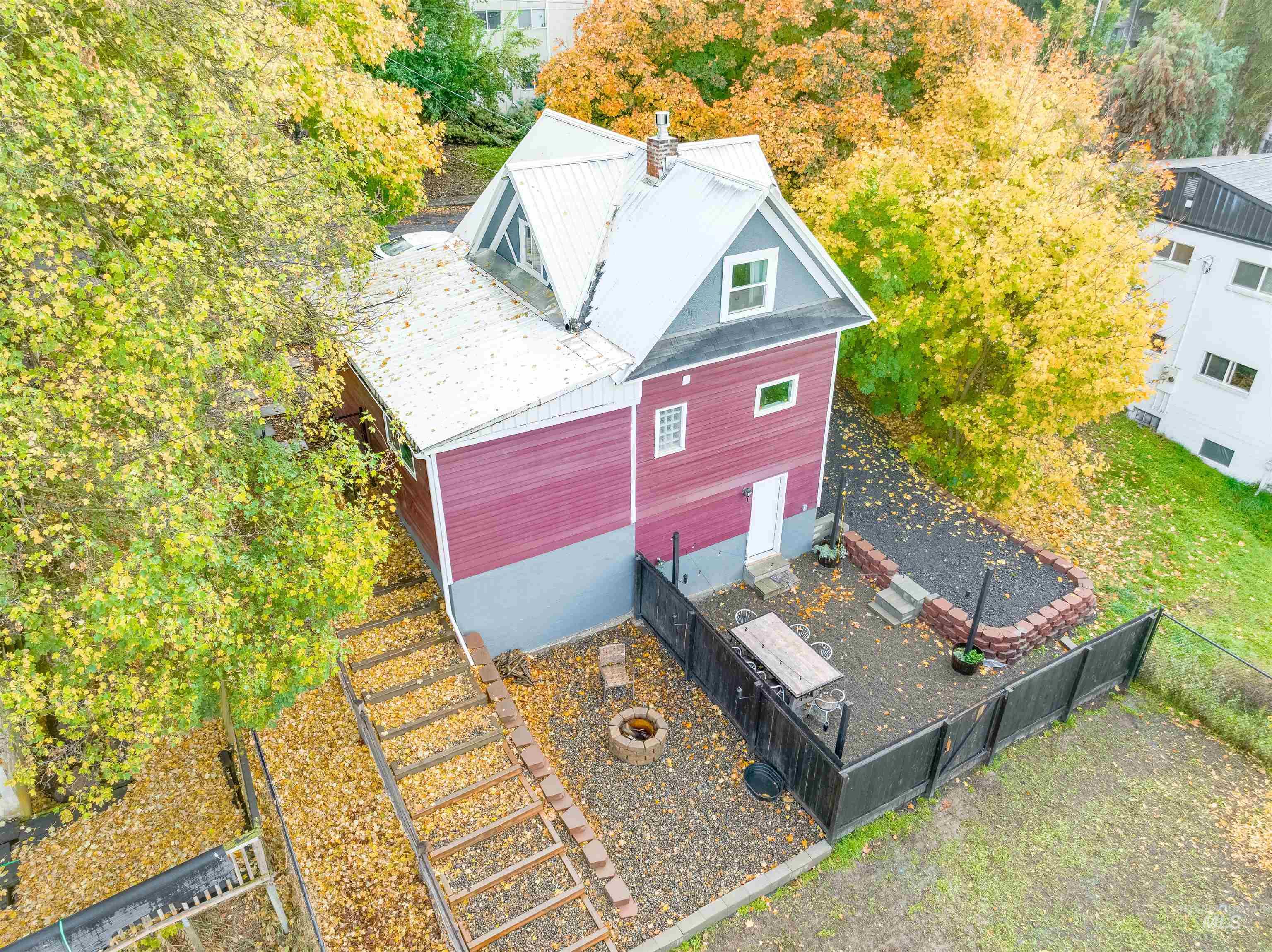 212 E Henley St., Moscow, Idaho 83843, 3 Bedrooms, 2 Bathrooms, Residential For Sale, Price $399,000, 98982291