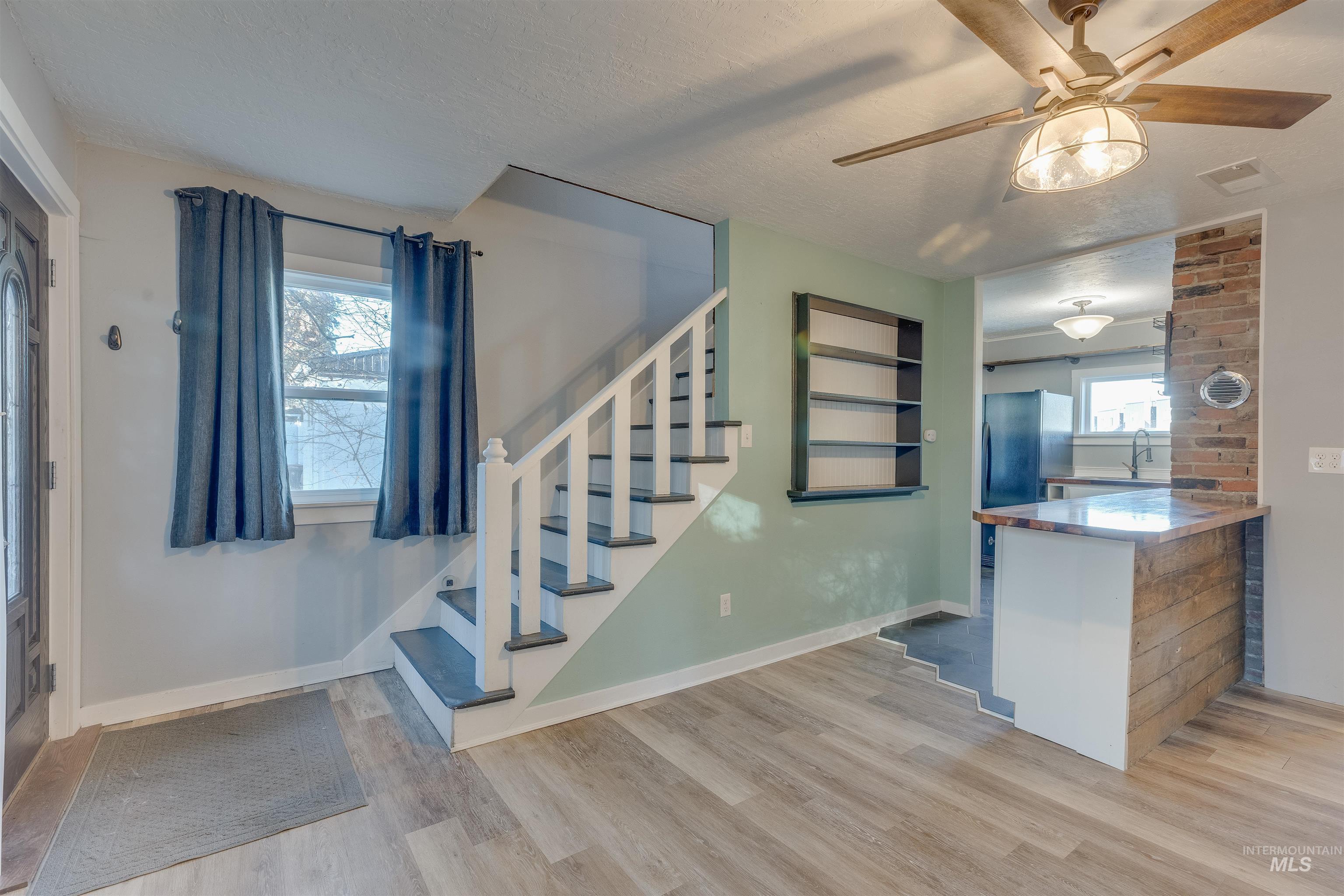 212 E Henley St., Moscow, Idaho 83843, 3 Bedrooms, 2 Bathrooms, Residential For Sale, Price $399,000, 98982291