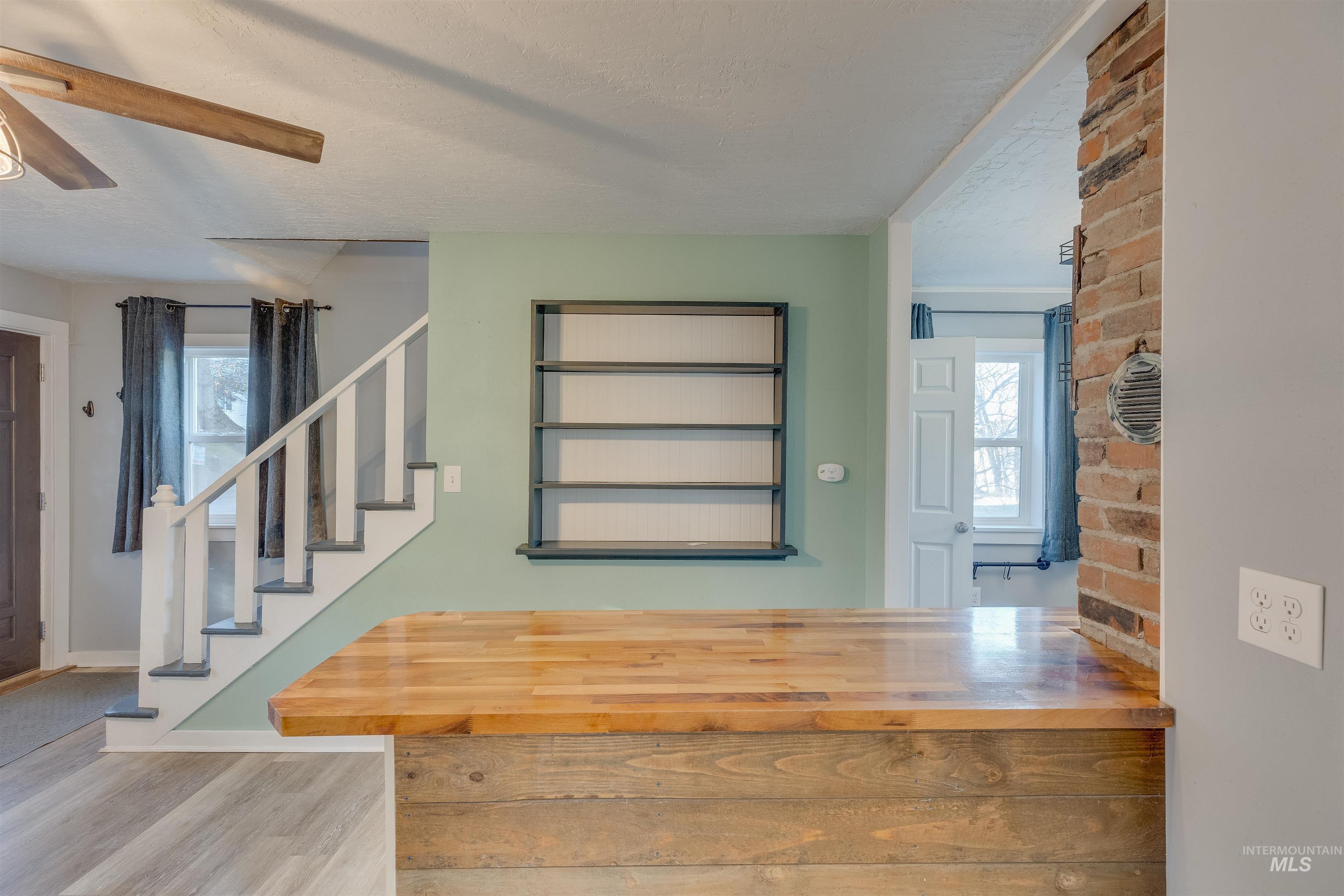 212 E Henley St., Moscow, Idaho 83843, 3 Bedrooms, 2 Bathrooms, Residential For Sale, Price $399,000, 98982291