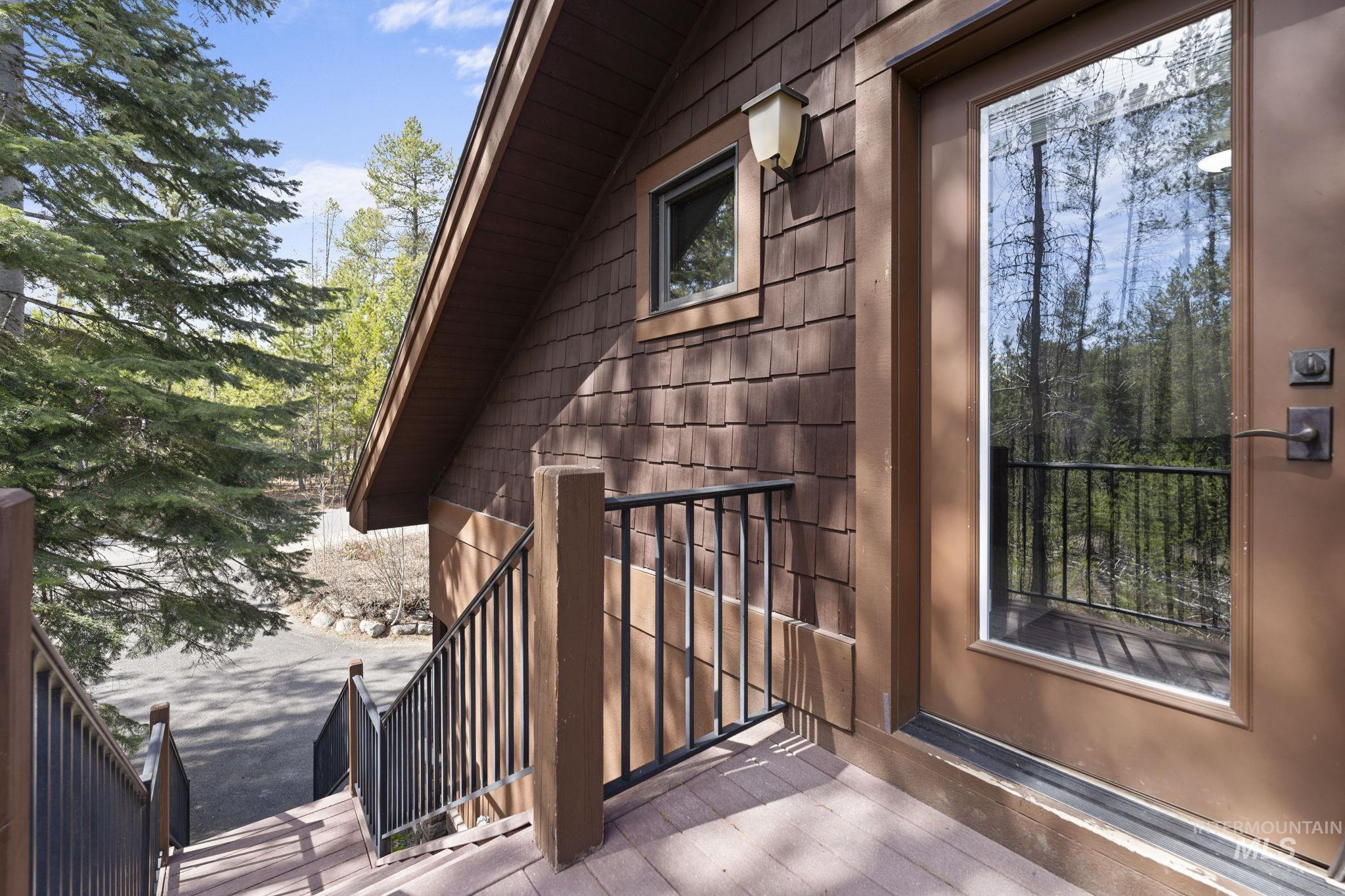12924 Dawn Drive, Donnelly, Idaho 83615, 5 Bedrooms, 4.5 Bathrooms, Residential For Sale, Price $1,990,000, 98982292