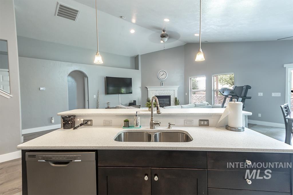 85 E Havasu Falls Ct., Meridian, Idaho 83646, 4 Bedrooms, 3 Bathrooms, Residential For Sale, Price $589,900, 98982293