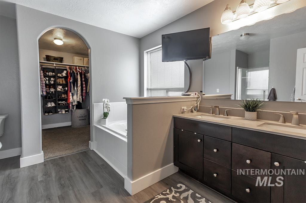 85 E Havasu Falls Ct., Meridian, Idaho 83646, 4 Bedrooms, 3 Bathrooms, Residential For Sale, Price $589,900, 98982293