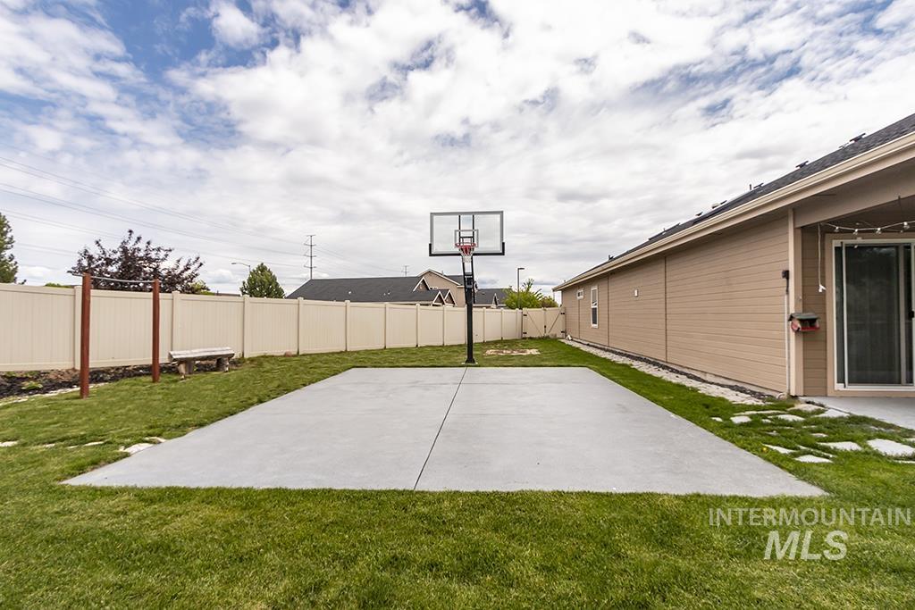 85 E Havasu Falls Ct., Meridian, Idaho 83646, 4 Bedrooms, 3 Bathrooms, Residential For Sale, Price $589,900, 98982293