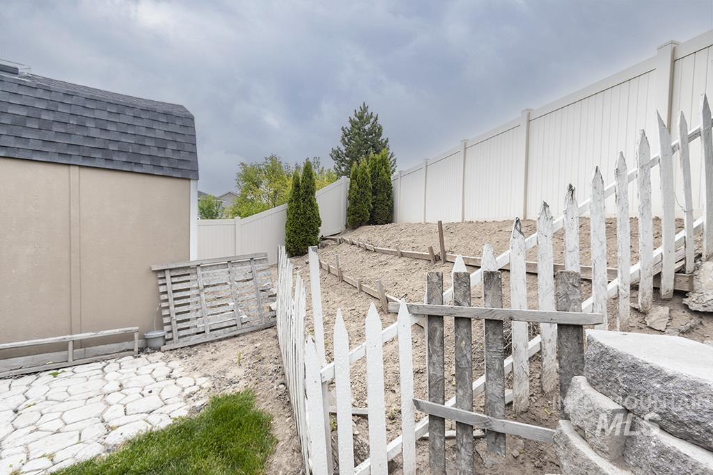 85 E Havasu Falls Ct., Meridian, Idaho 83646, 4 Bedrooms, 3 Bathrooms, Residential For Sale, Price $589,900, 98982293