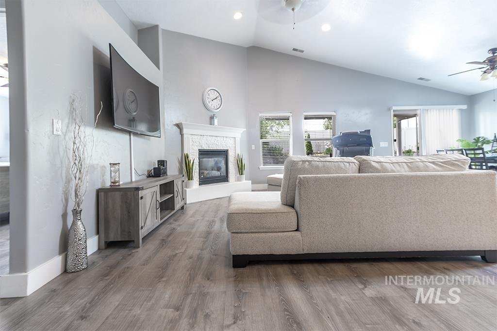 85 E Havasu Falls Ct., Meridian, Idaho 83646, 4 Bedrooms, 3 Bathrooms, Residential For Sale, Price $589,900, 98982293