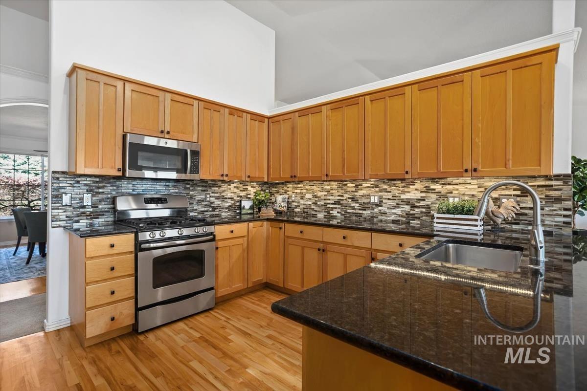 9511 W Hills Gate Dr, Star, Idaho 83669, 3 Bedrooms, 4 Bathrooms, Residential For Sale, Price $980,000,MLS 98982295