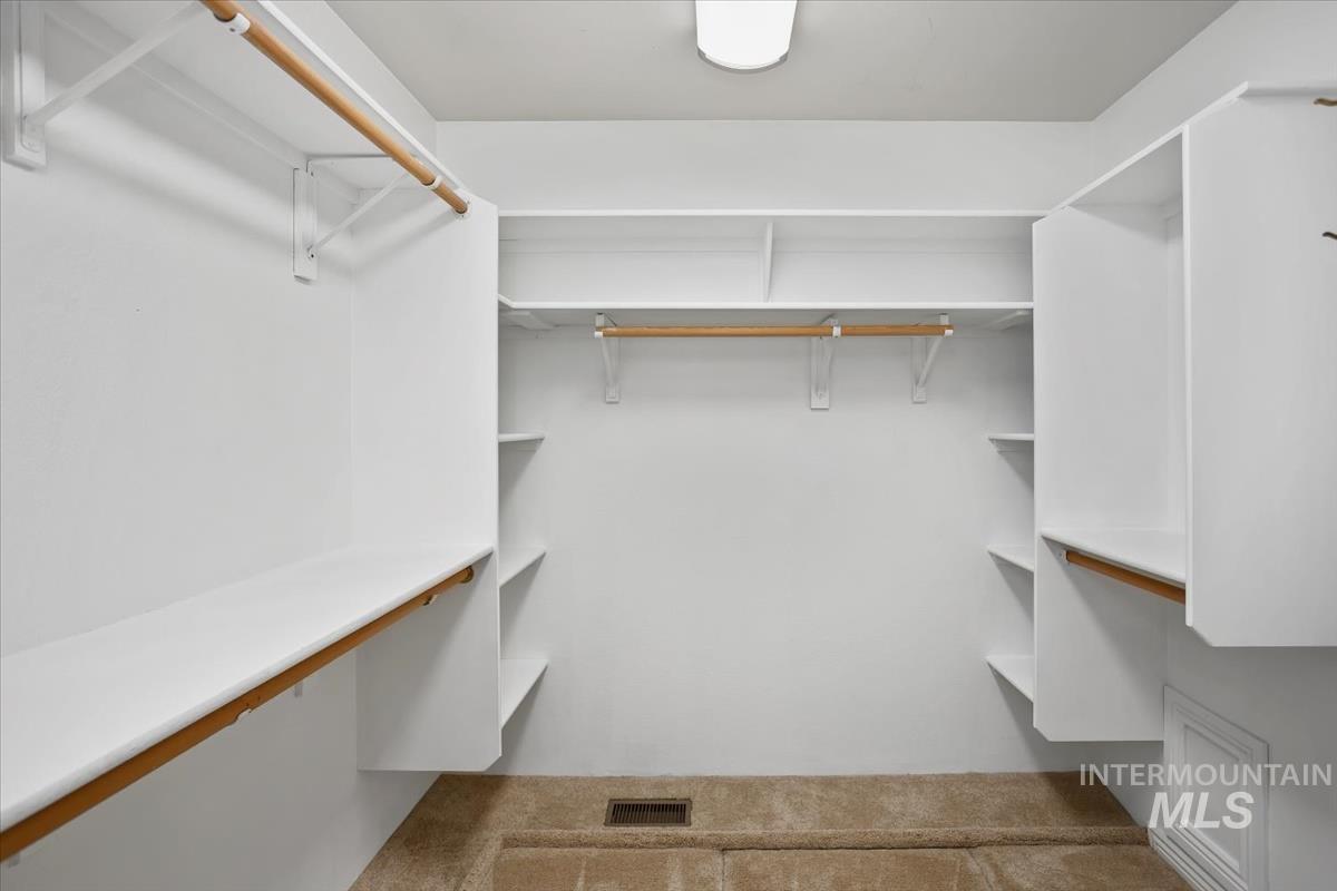 9511 W Hills Gate Dr, Star, Idaho 83669, 3 Bedrooms, 4 Bathrooms, Residential For Sale, Price $980,000,MLS 98982295