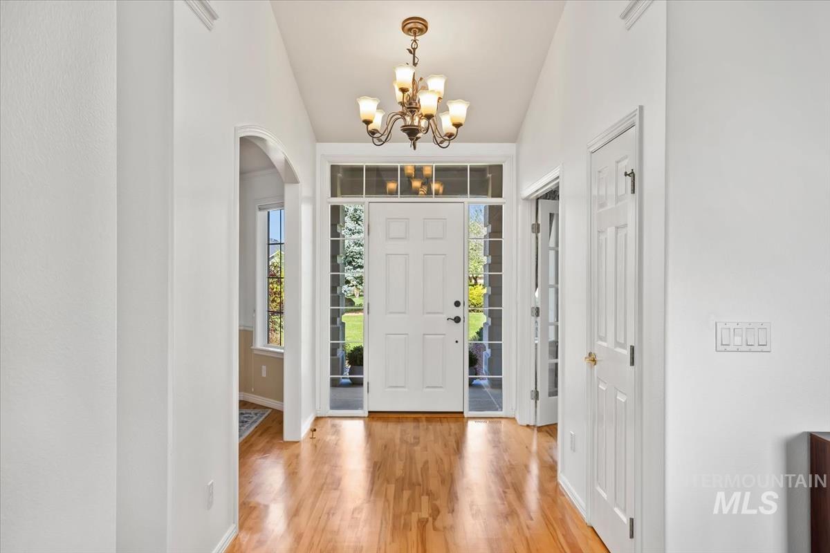 9511 W Hills Gate Dr, Star, Idaho 83669, 3 Bedrooms, 4 Bathrooms, Residential For Sale, Price $980,000,MLS 98982295