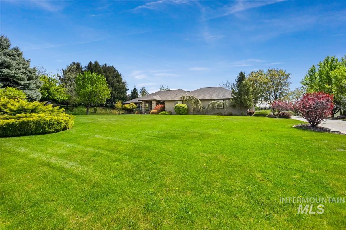 9511 W Hills Gate Dr, Star, Idaho 83669, 3 Bedrooms, 4 Bathrooms, Residential For Sale, Price $980,000,MLS 98982295