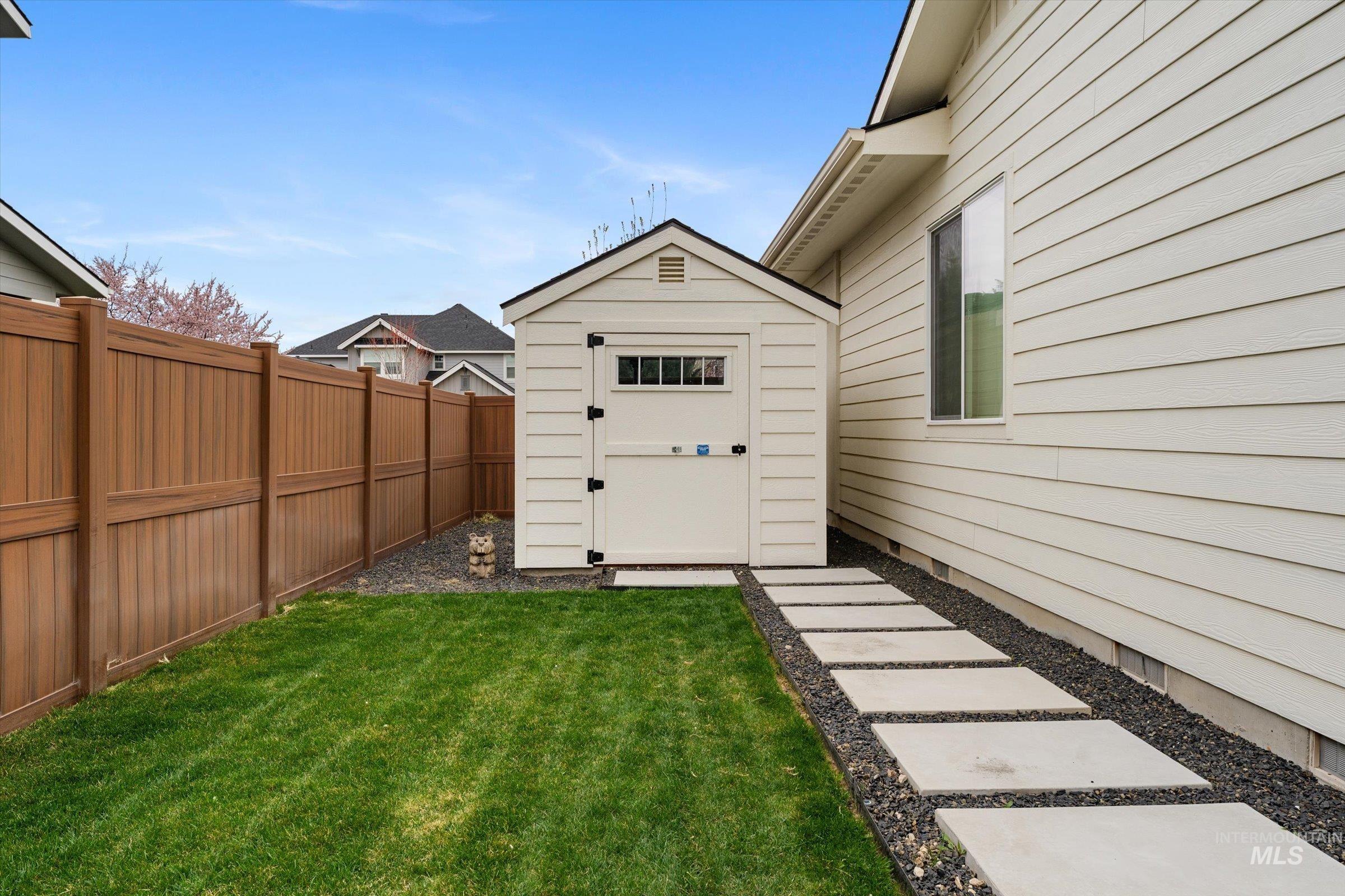 2061 N Synergy Ave, Eagle, Idaho 83616, 5 Bedrooms, 4.5 Bathrooms, Residential For Sale, Price $1,350,000,MLS 98982299