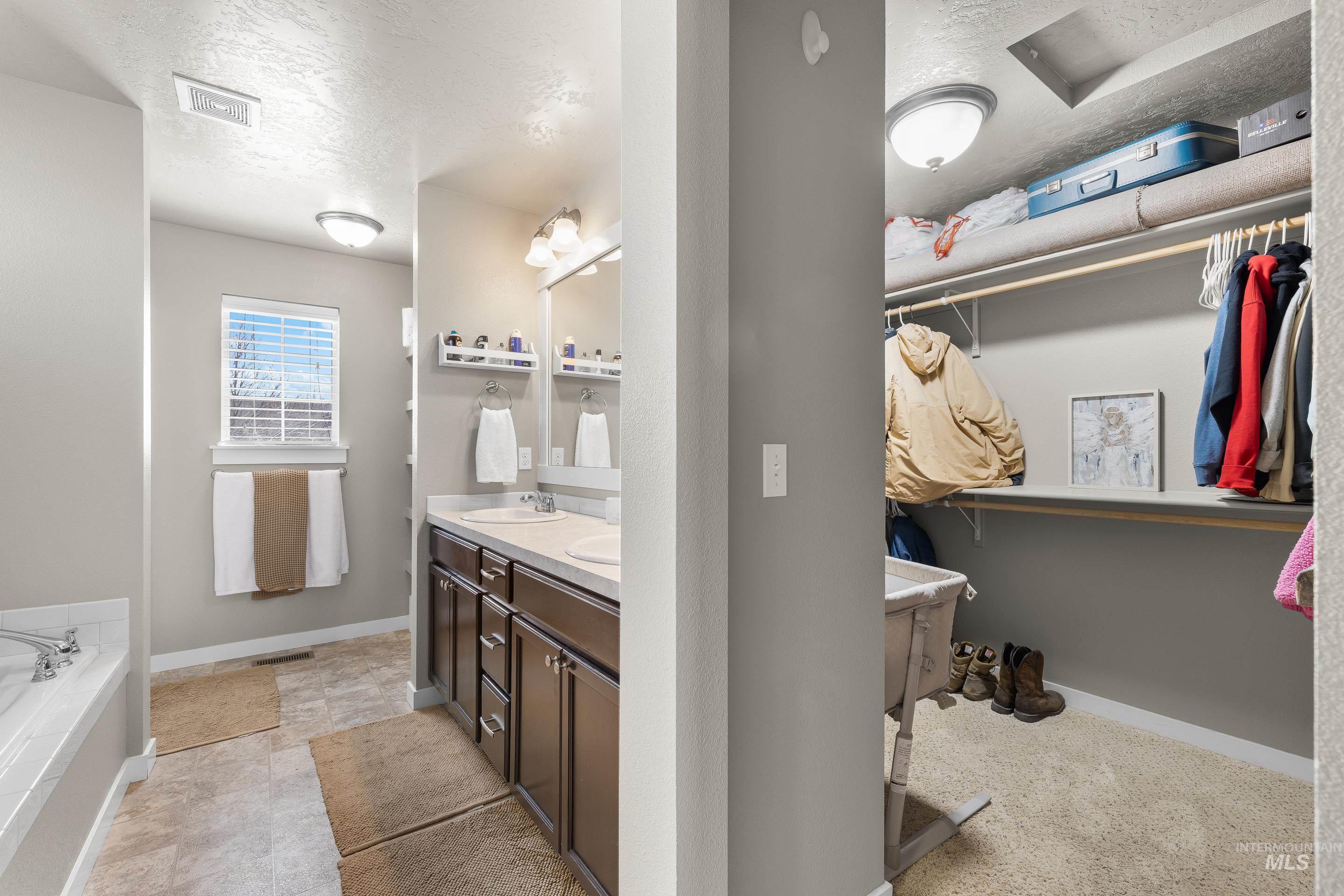 700 SW Panner St, Mountain Home, Idaho 83647-6463, 4 Bedrooms, 2.5 Bathrooms, Residential For Sale, Price $435,000, 98982300