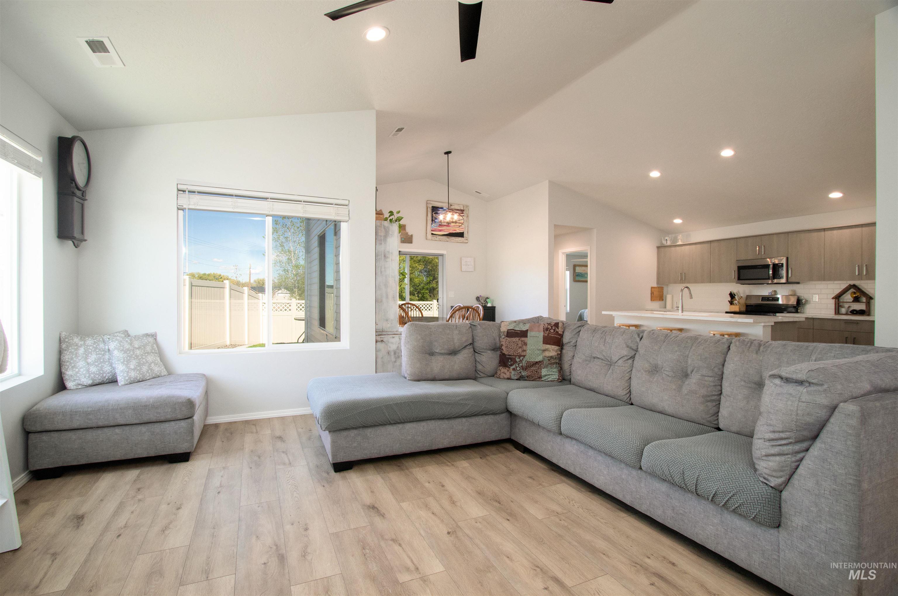 406 Hildago Way, Caldwell, Idaho 83605, 4 Bedrooms, 2 Bathrooms, Residential For Sale, Price $429,000, 98982301