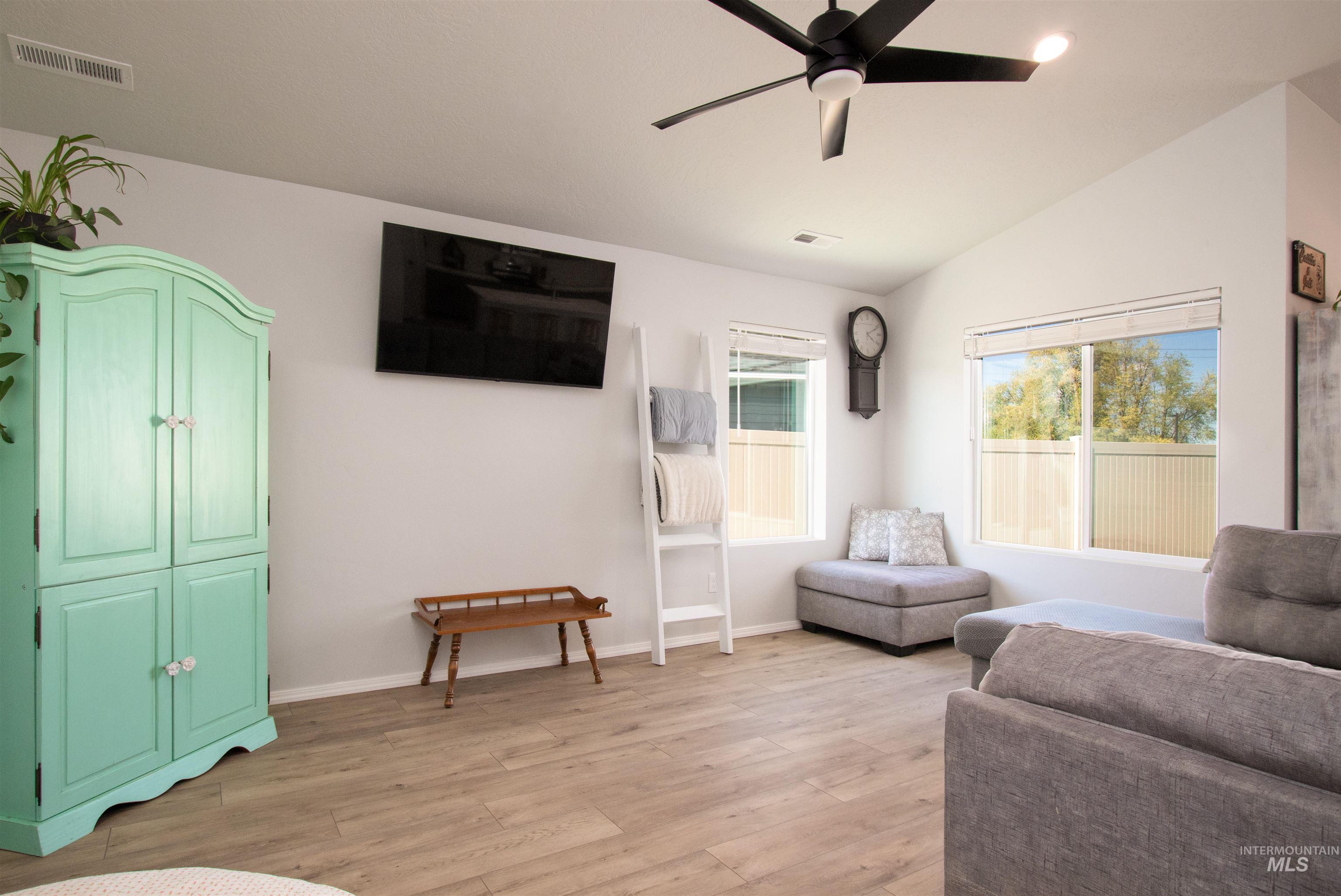 406 Hildago Way, Caldwell, Idaho 83605, 4 Bedrooms, 2 Bathrooms, Residential For Sale, Price $429,000, 98982301