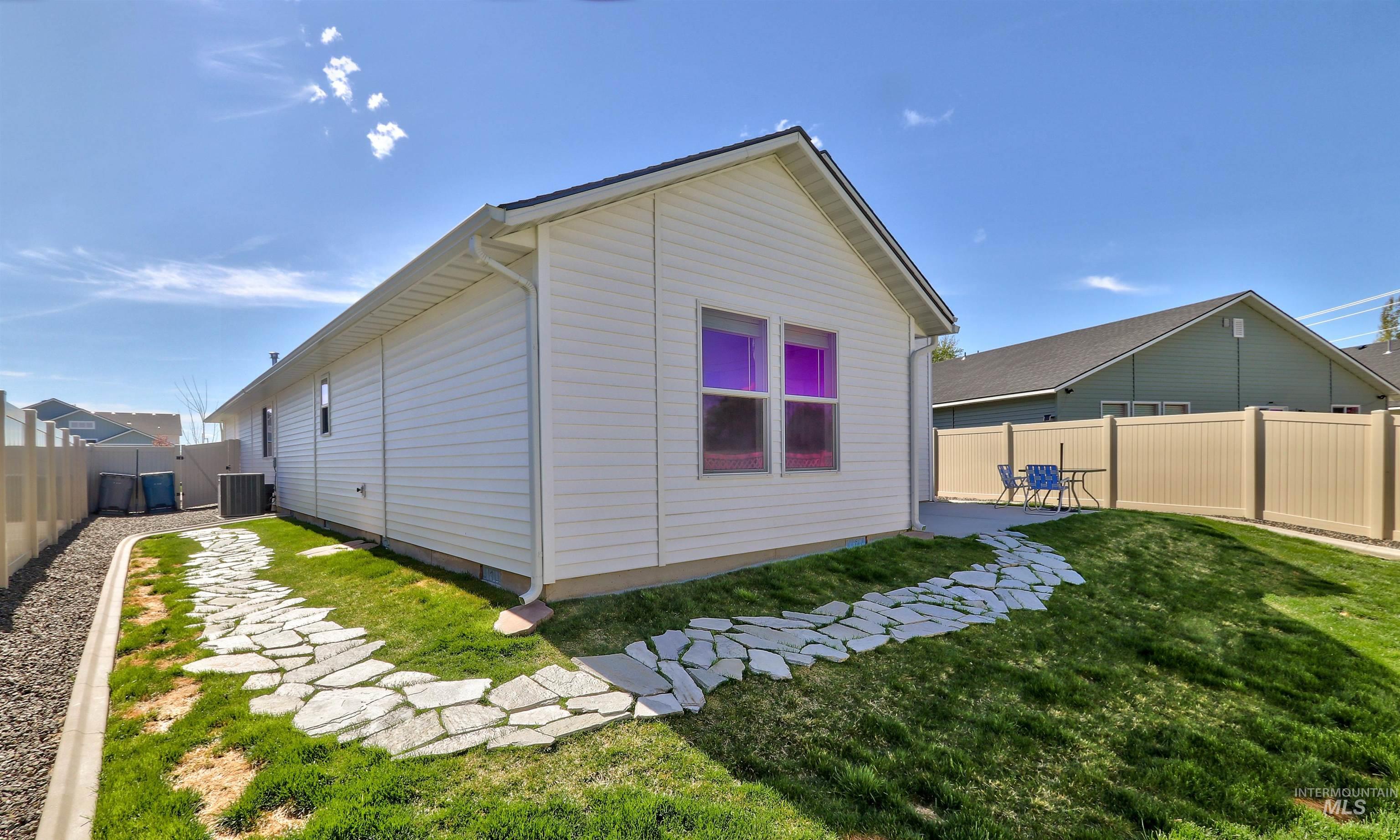 406 Hildago Way, Caldwell, Idaho 83605, 4 Bedrooms, 2 Bathrooms, Residential For Sale, Price $429,000, 98982301