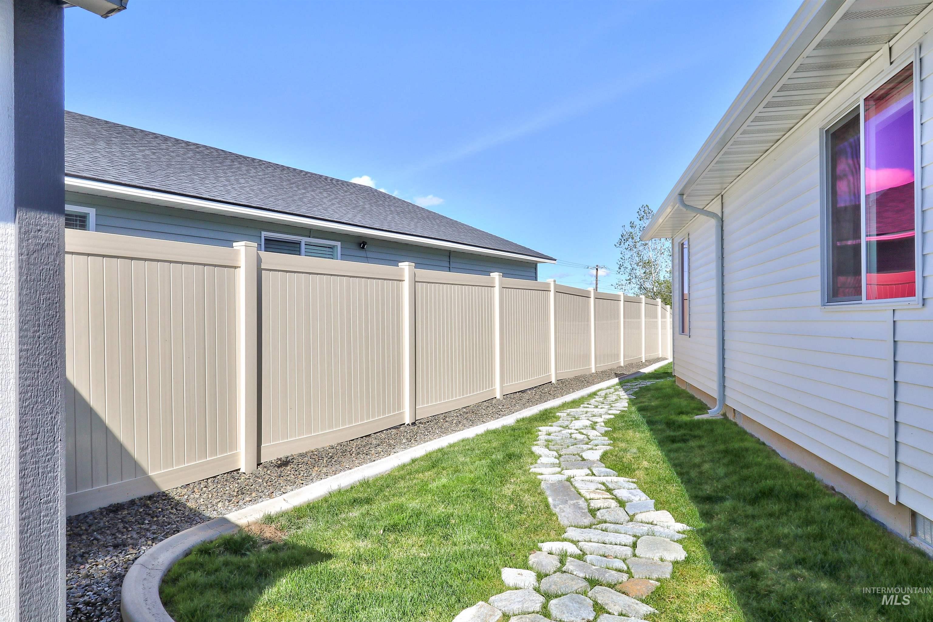 406 Hildago Way, Caldwell, Idaho 83605, 4 Bedrooms, 2 Bathrooms, Residential For Sale, Price $429,000, 98982301