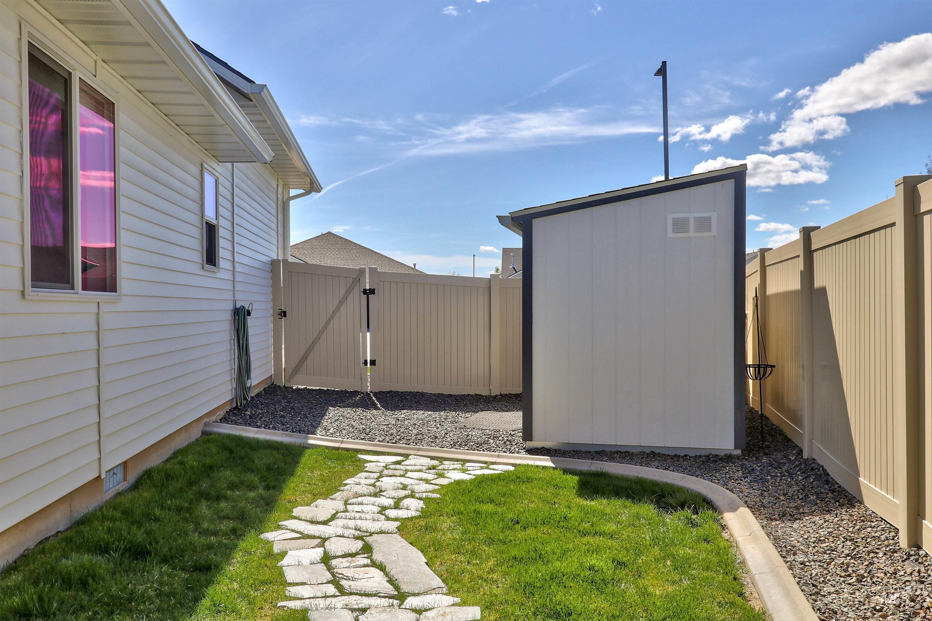 406 Hildago Way, Caldwell, Idaho 83605, 4 Bedrooms, 2 Bathrooms, Residential For Sale, Price $429,000, 98982301