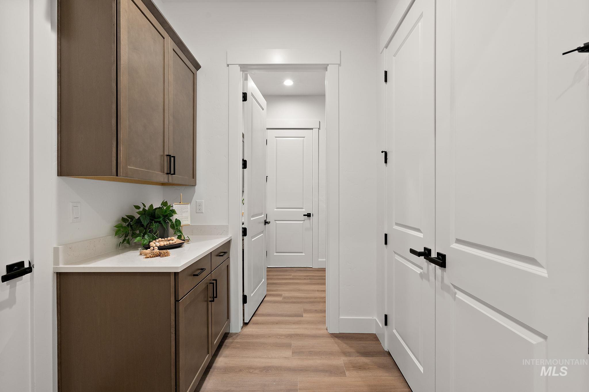 2349 N Mountain Vista Ave, Star, Idaho 83669, 4 Bedrooms, 3.5 Bathrooms, Residential For Sale, Price $885,990,MLS 98982306