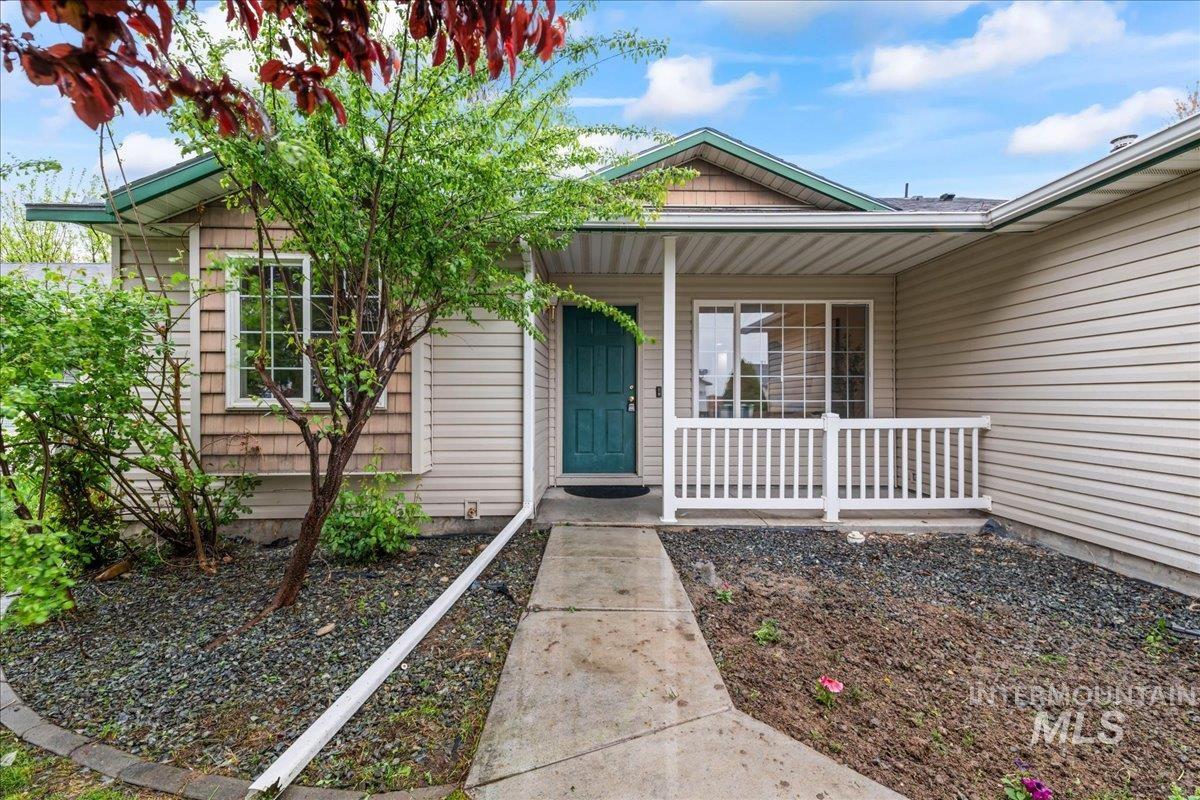 1808 Cambridge St, Caldwell, Idaho 83607, 4 Bedrooms, 2 Bathrooms, Residential For Sale, Price $359,000, 98982308