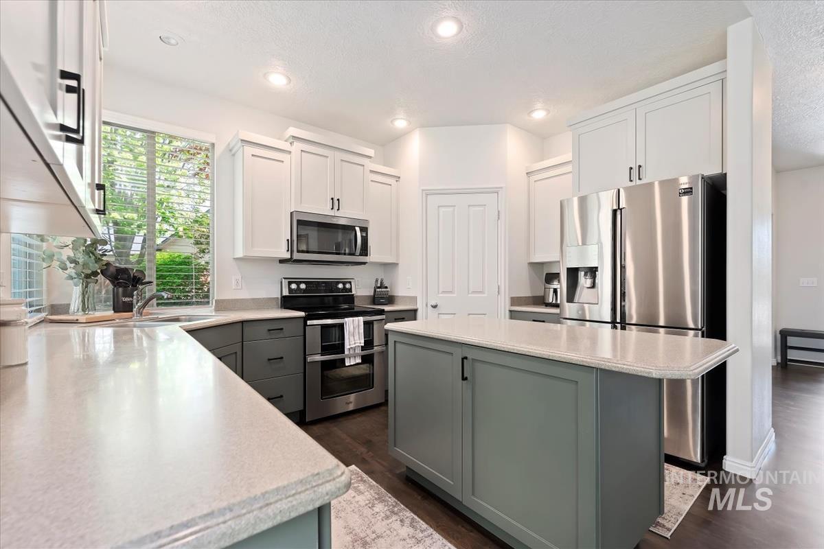 2616 E Salisbury Ct, Eagle, Idaho 83616, 6 Bedrooms, 3.5 Bathrooms, Residential For Sale, Price $849,000,MLS 98982315