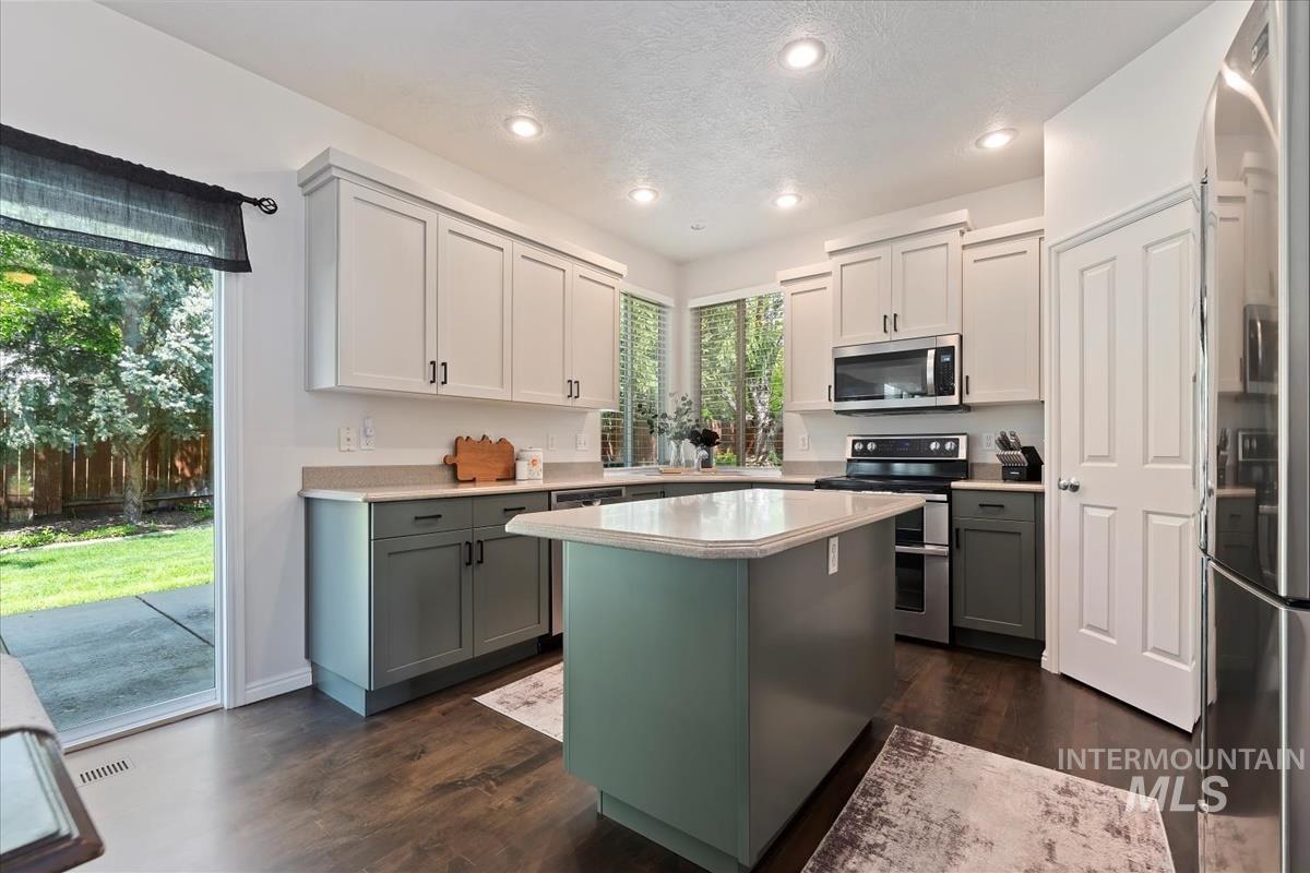 2616 E Salisbury Ct, Eagle, Idaho 83616, 6 Bedrooms, 3.5 Bathrooms, Residential For Sale, Price $849,000, 98982315