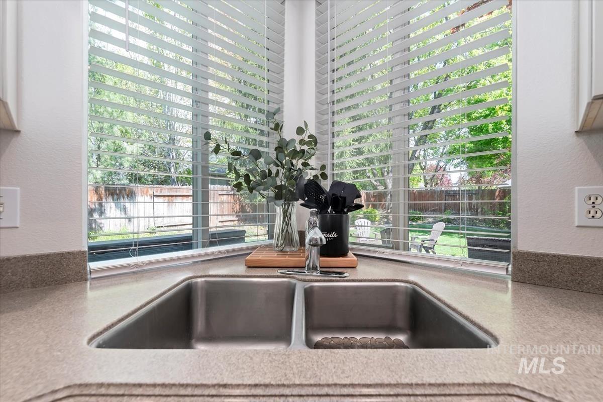 2616 E Salisbury Ct, Eagle, Idaho 83616, 6 Bedrooms, 3.5 Bathrooms, Residential For Sale, Price $849,000,MLS 98982315