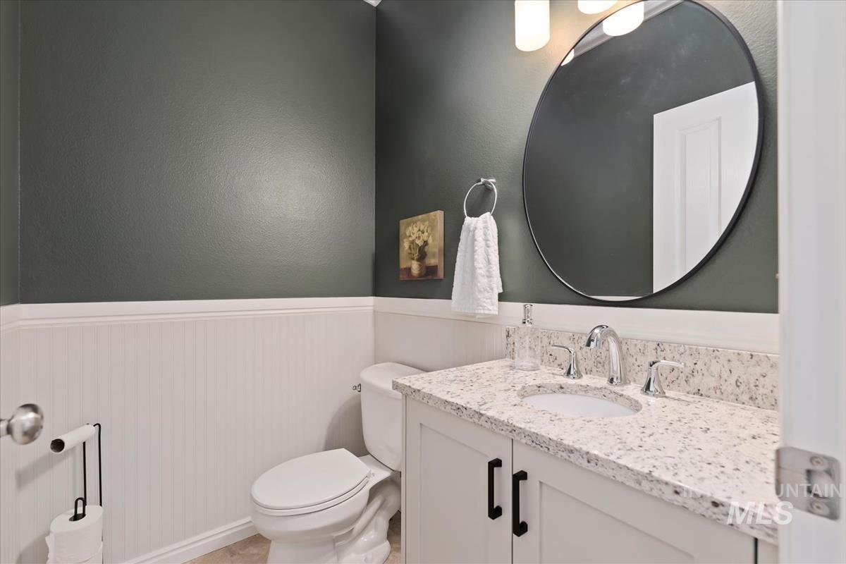 2616 E Salisbury Ct, Eagle, Idaho 83616, 6 Bedrooms, 3.5 Bathrooms, Residential For Sale, Price $849,000,MLS 98982315