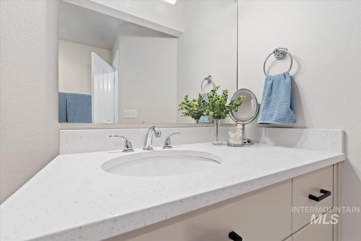 2616 E Salisbury Ct, Eagle, Idaho 83616, 6 Bedrooms, 3.5 Bathrooms, Residential For Sale, Price $849,000,MLS 98982315