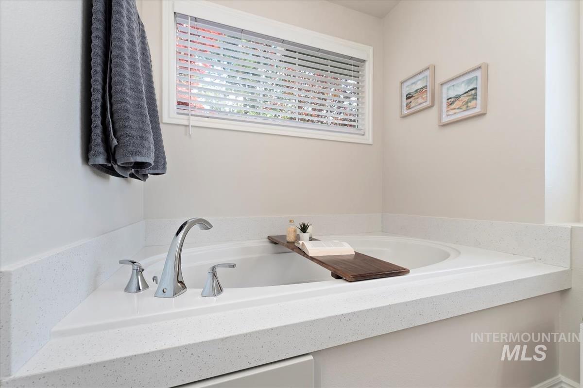 2616 E Salisbury Ct, Eagle, Idaho 83616, 6 Bedrooms, 3.5 Bathrooms, Residential For Sale, Price $849,000,MLS 98982315