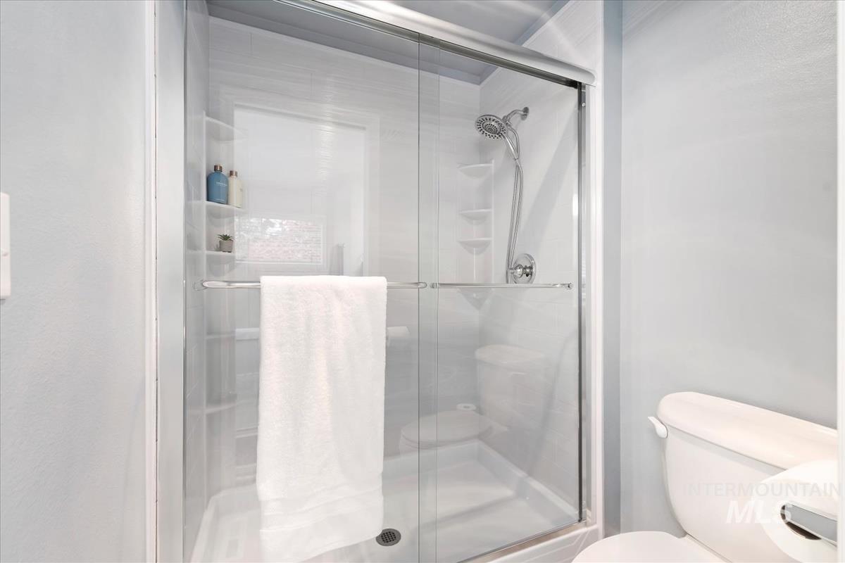 2616 E Salisbury Ct, Eagle, Idaho 83616, 6 Bedrooms, 3.5 Bathrooms, Residential For Sale, Price $849,000,MLS 98982315