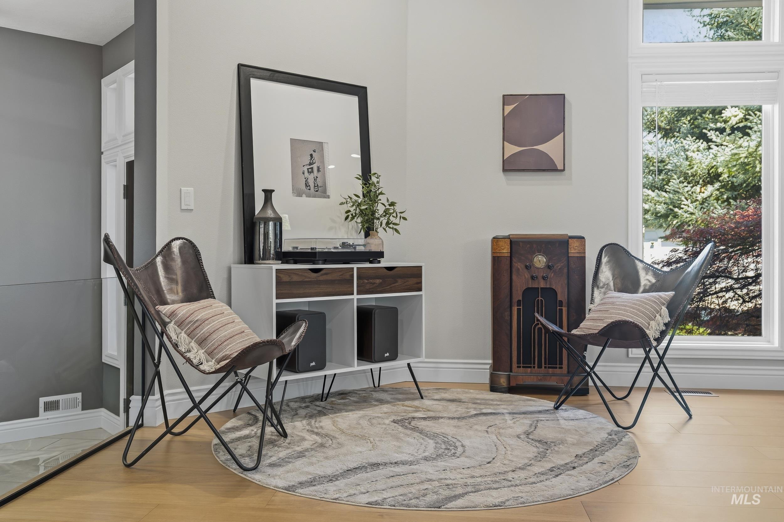 665 E Parkway Court, Boise, Idaho 83706, 3 Bedrooms, 2 Bathrooms, Residential For Sale, Price $875,000,MLS 98982316