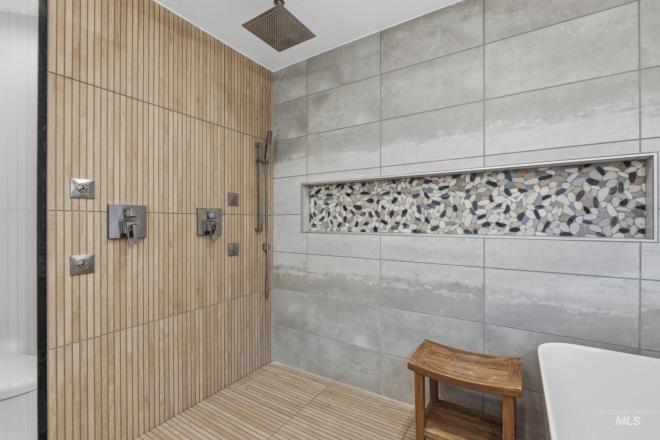 665 E Parkway Court, Boise, Idaho 83706, 3 Bedrooms, 2 Bathrooms, Residential For Sale, Price $875,000,MLS 98982316