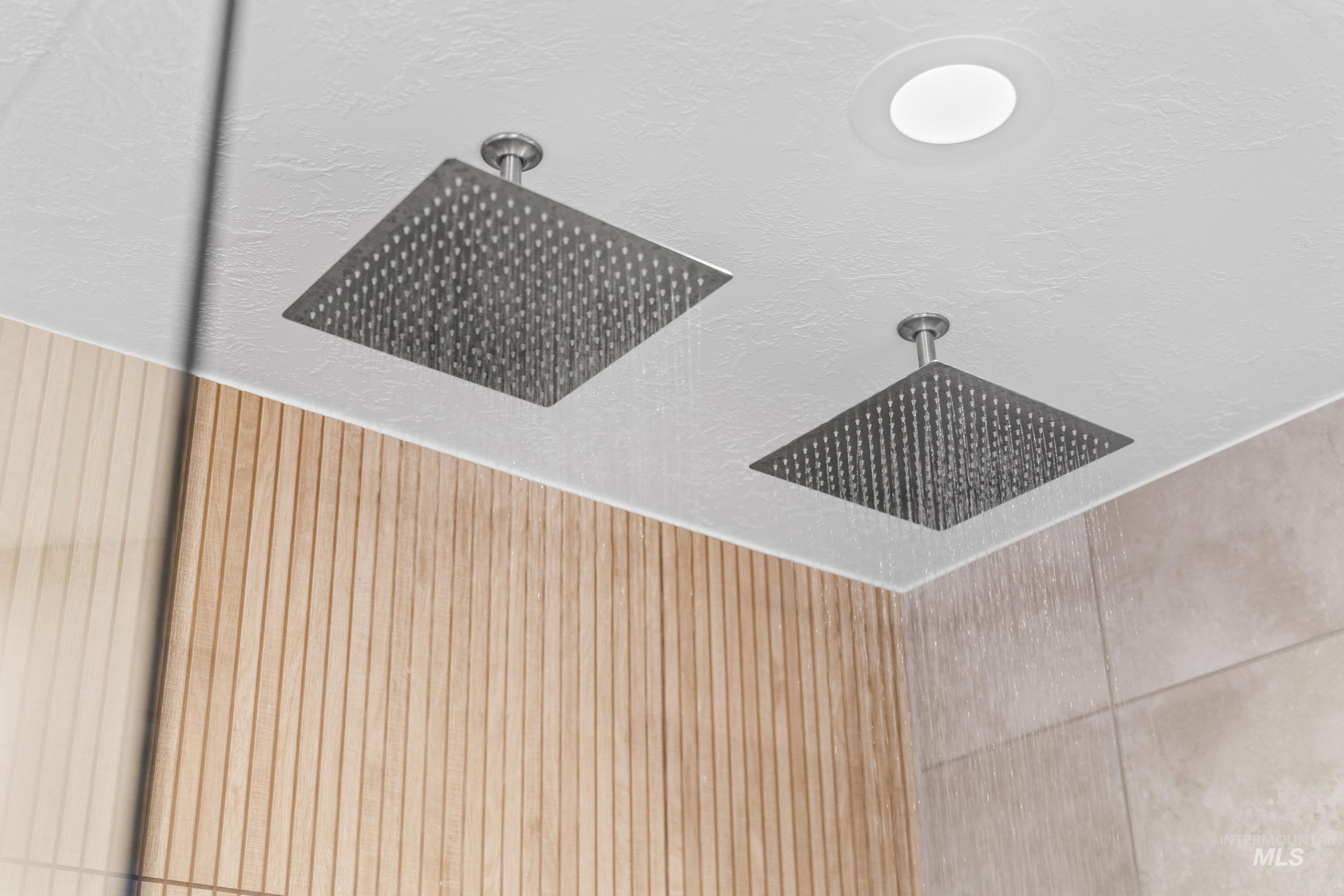 665 E Parkway Court, Boise, Idaho 83706, 3 Bedrooms, 2 Bathrooms, Residential For Sale, Price $875,000,MLS 98982316