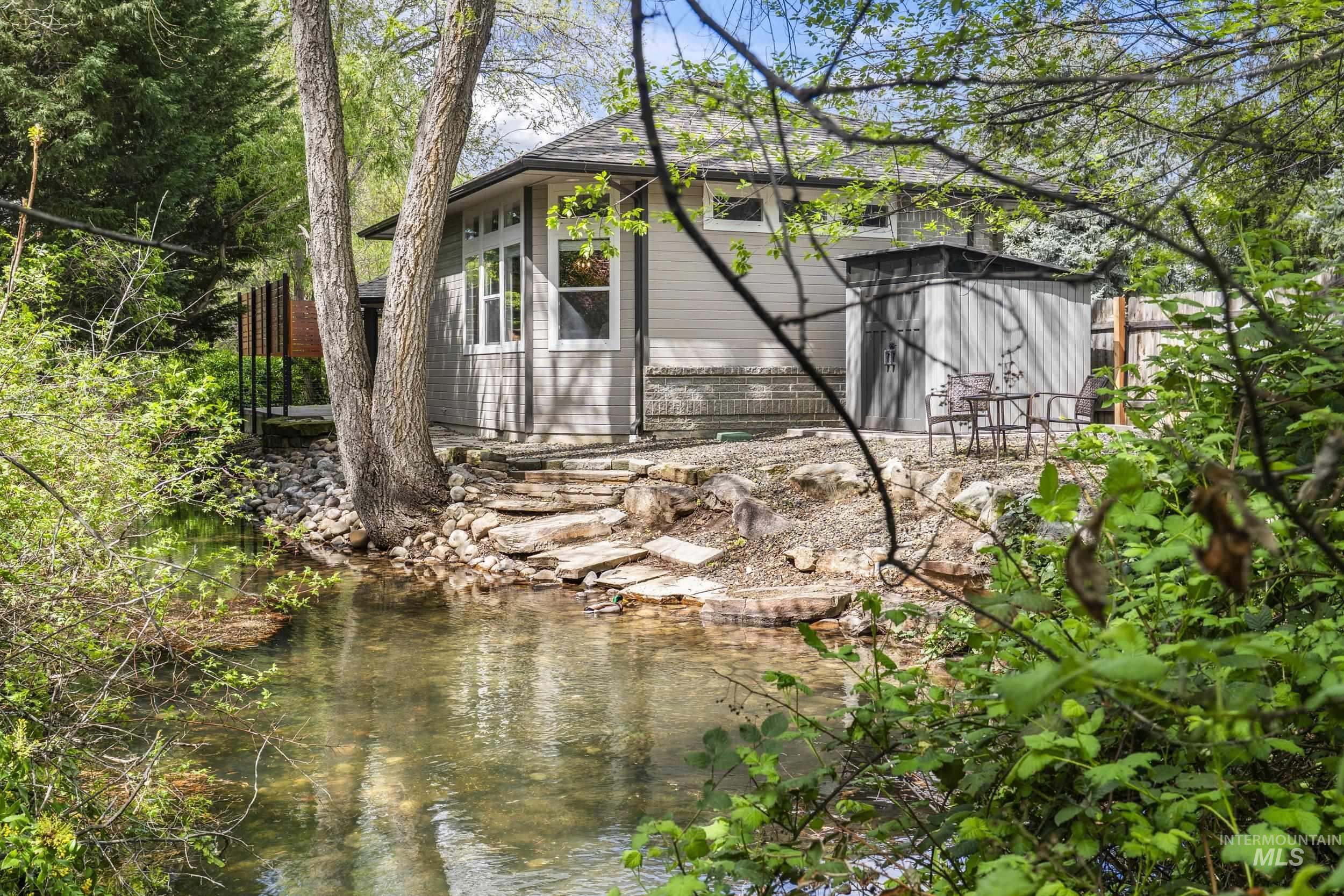 665 E Parkway Court, Boise, Idaho 83706, 3 Bedrooms, 2 Bathrooms, Residential For Sale, Price $875,000,MLS 98982316