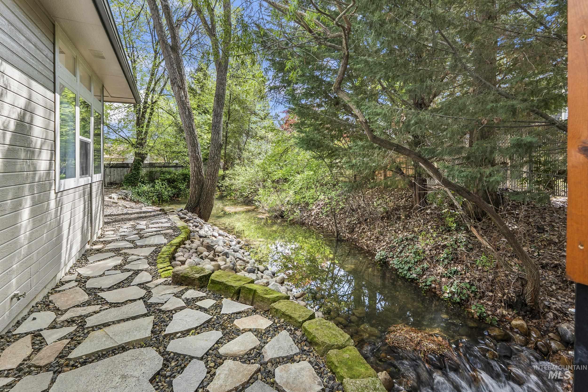 665 E Parkway Court, Boise, Idaho 83706, 3 Bedrooms, 2 Bathrooms, Residential For Sale, Price $875,000,MLS 98982316