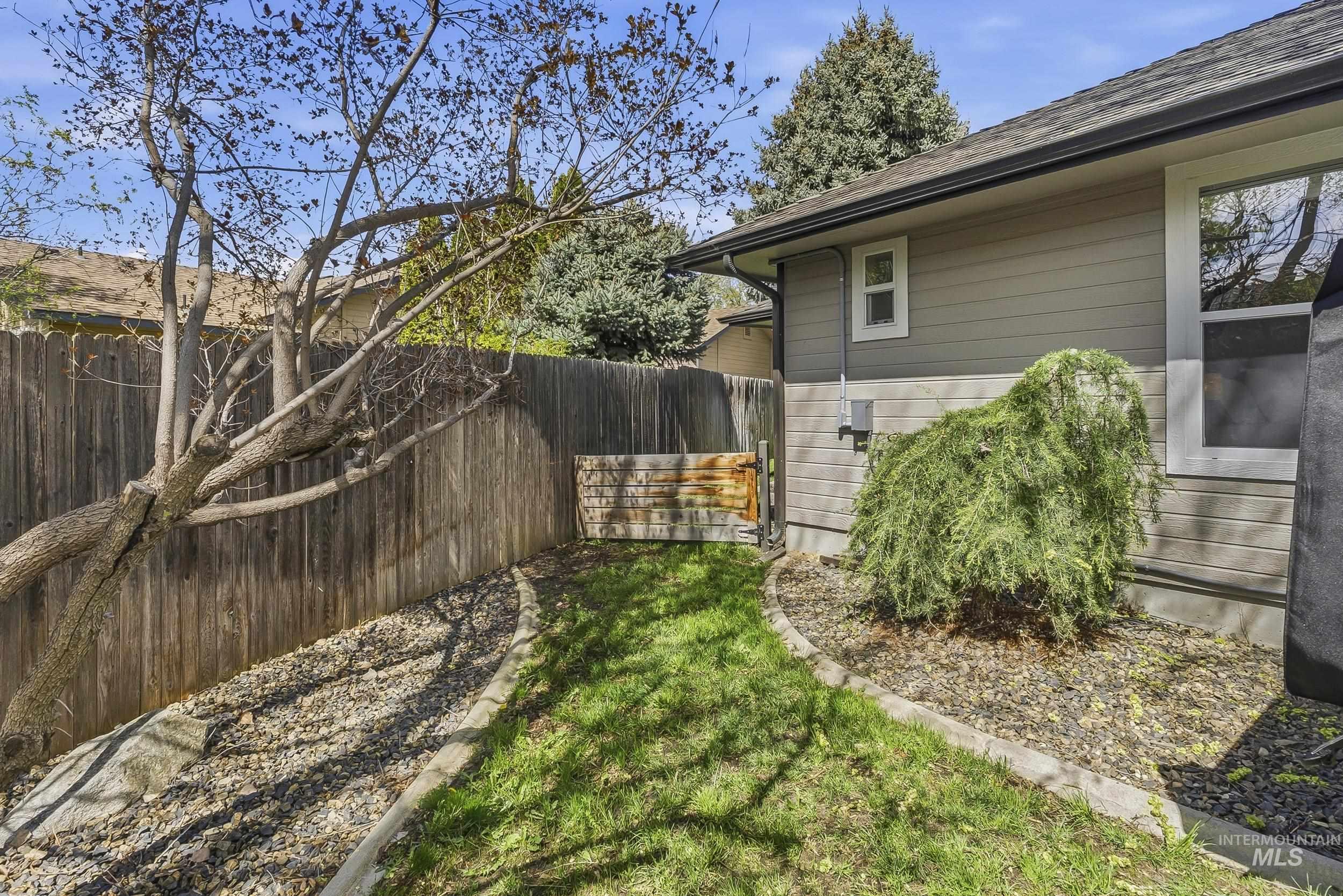 665 E Parkway Court, Boise, Idaho 83706, 3 Bedrooms, 2 Bathrooms, Residential For Sale, Price $875,000,MLS 98982316