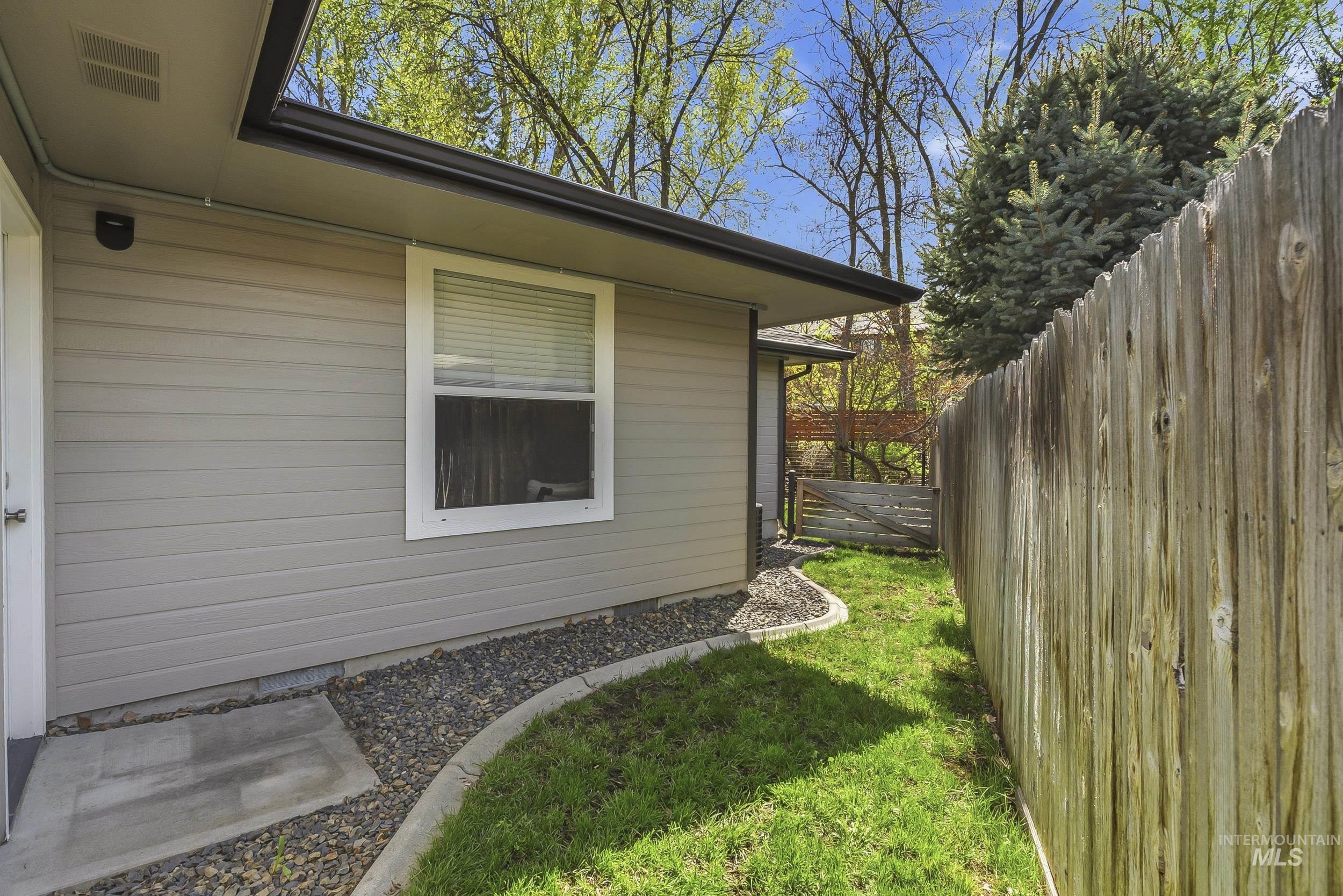 665 E Parkway Court, Boise, Idaho 83706, 3 Bedrooms, 2 Bathrooms, Residential For Sale, Price $875,000,MLS 98982316