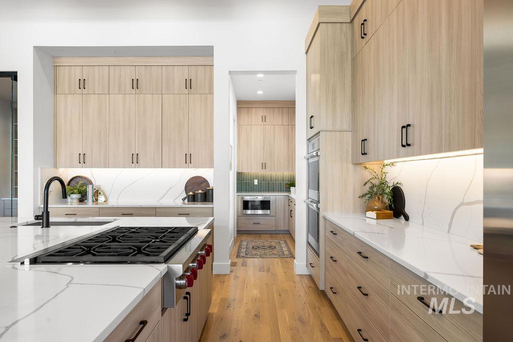 2548 S Linnet Place, Boise, Idaho 83716, 4 Bedrooms, 3.5 Bathrooms, Residential For Sale, Price $1,725,000,MLS 98982317