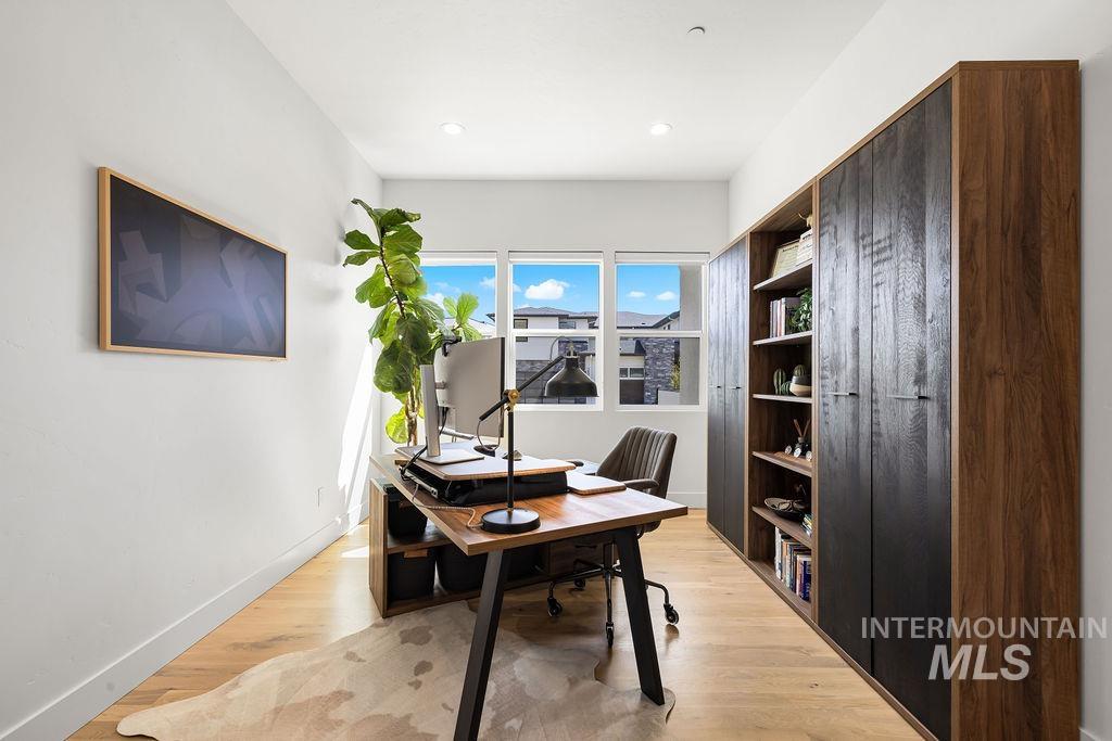 2548 S Linnet Place, Boise, Idaho 83716, 4 Bedrooms, 3.5 Bathrooms, Residential For Sale, Price $1,725,000,MLS 98982317