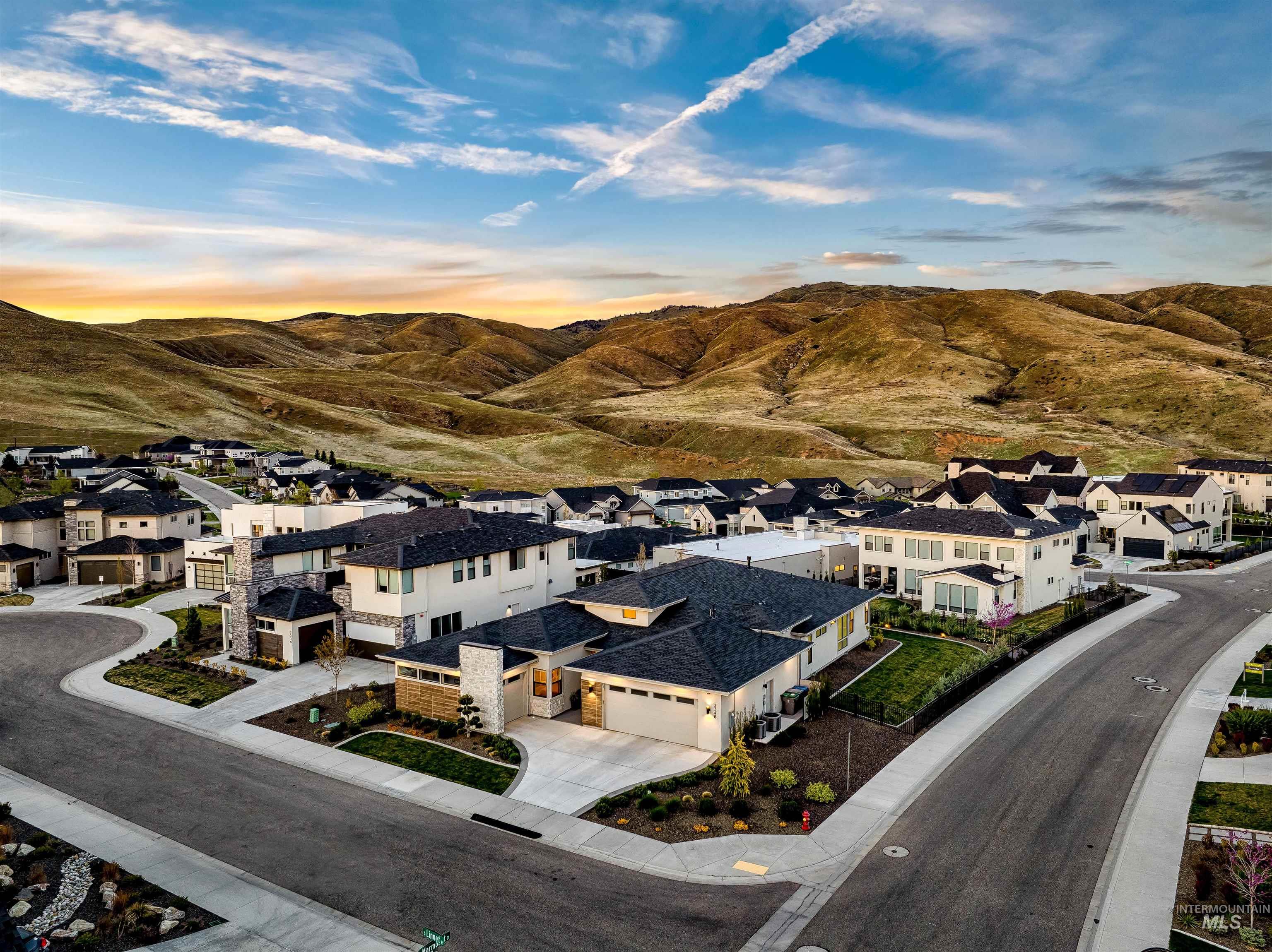 2548 S Linnet Place, Boise, Idaho 83716, 4 Bedrooms, 3.5 Bathrooms, Residential For Sale, Price $1,725,000,MLS 98982317