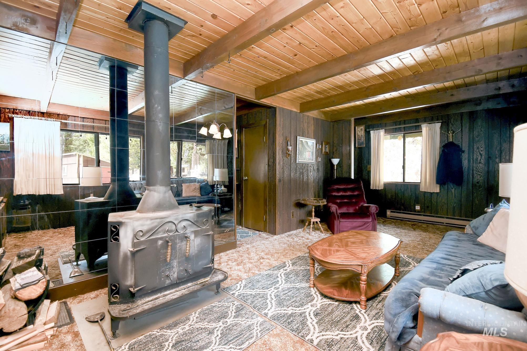 10 Bransons Dr, Lowman, Idaho 83637, 3 Bedrooms, 2 Bathrooms, Residential For Sale, Price $445,000, 98982319