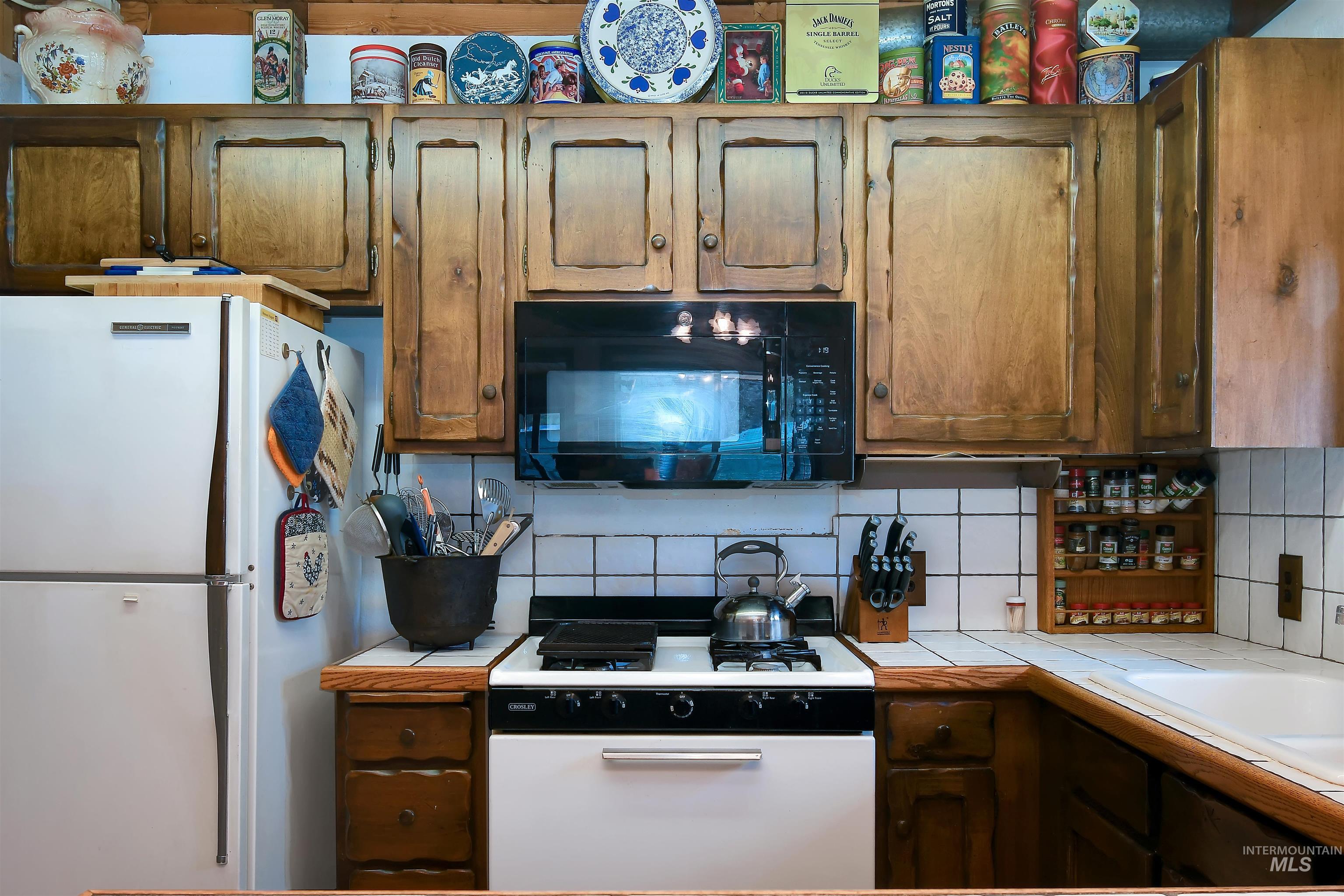 10 Bransons Dr, Lowman, Idaho 83637, 3 Bedrooms, 2 Bathrooms, Residential For Sale, Price $445,000, 98982319