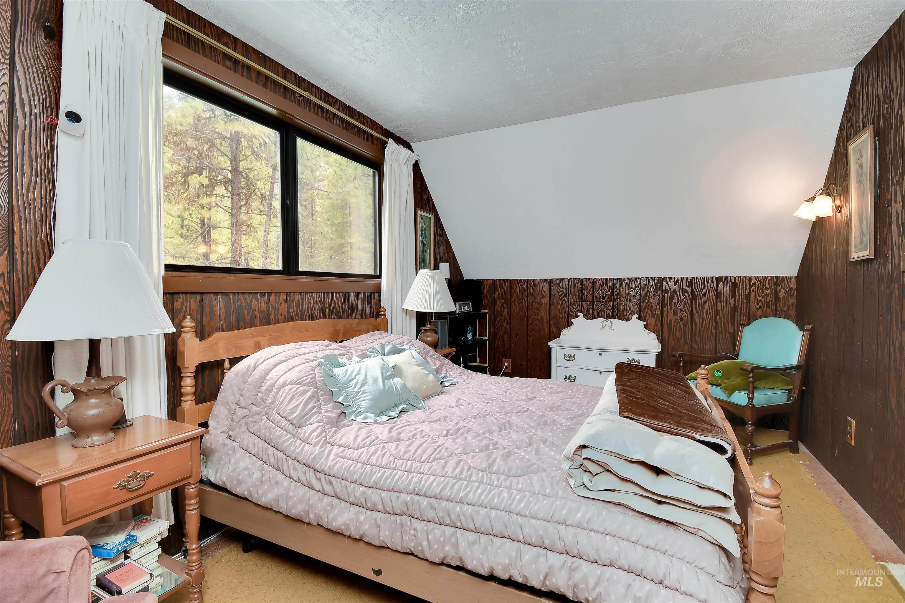 10 Bransons Dr, Lowman, Idaho 83637, 3 Bedrooms, 2 Bathrooms, Residential For Sale, Price $445,000, 98982319