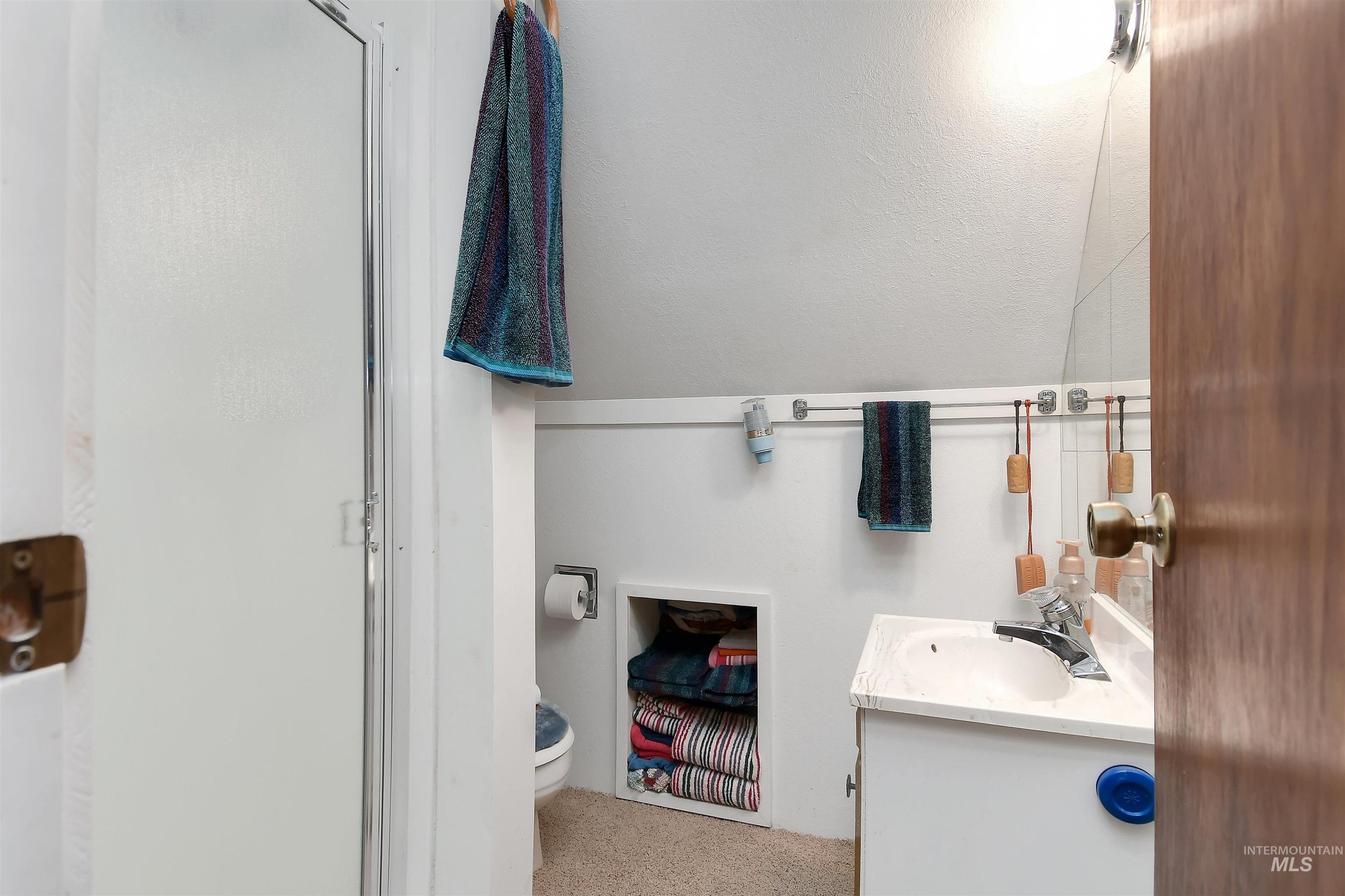 10 Bransons Dr, Lowman, Idaho 83637, 3 Bedrooms, 2 Bathrooms, Residential For Sale, Price $445,000, 98982319