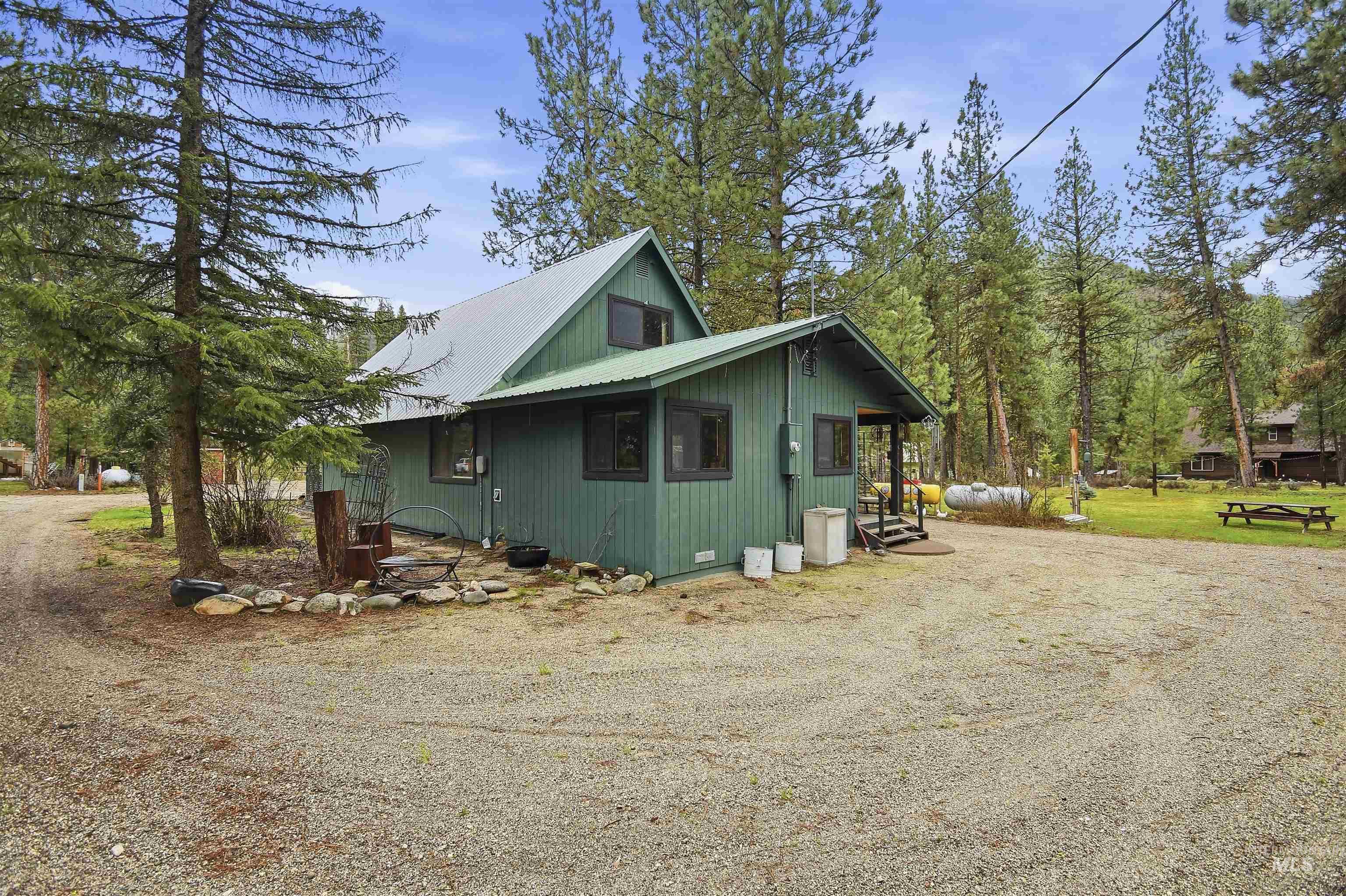 10 Bransons Dr, Lowman, Idaho 83637, 3 Bedrooms, 2 Bathrooms, Residential For Sale, Price $445,000, 98982319