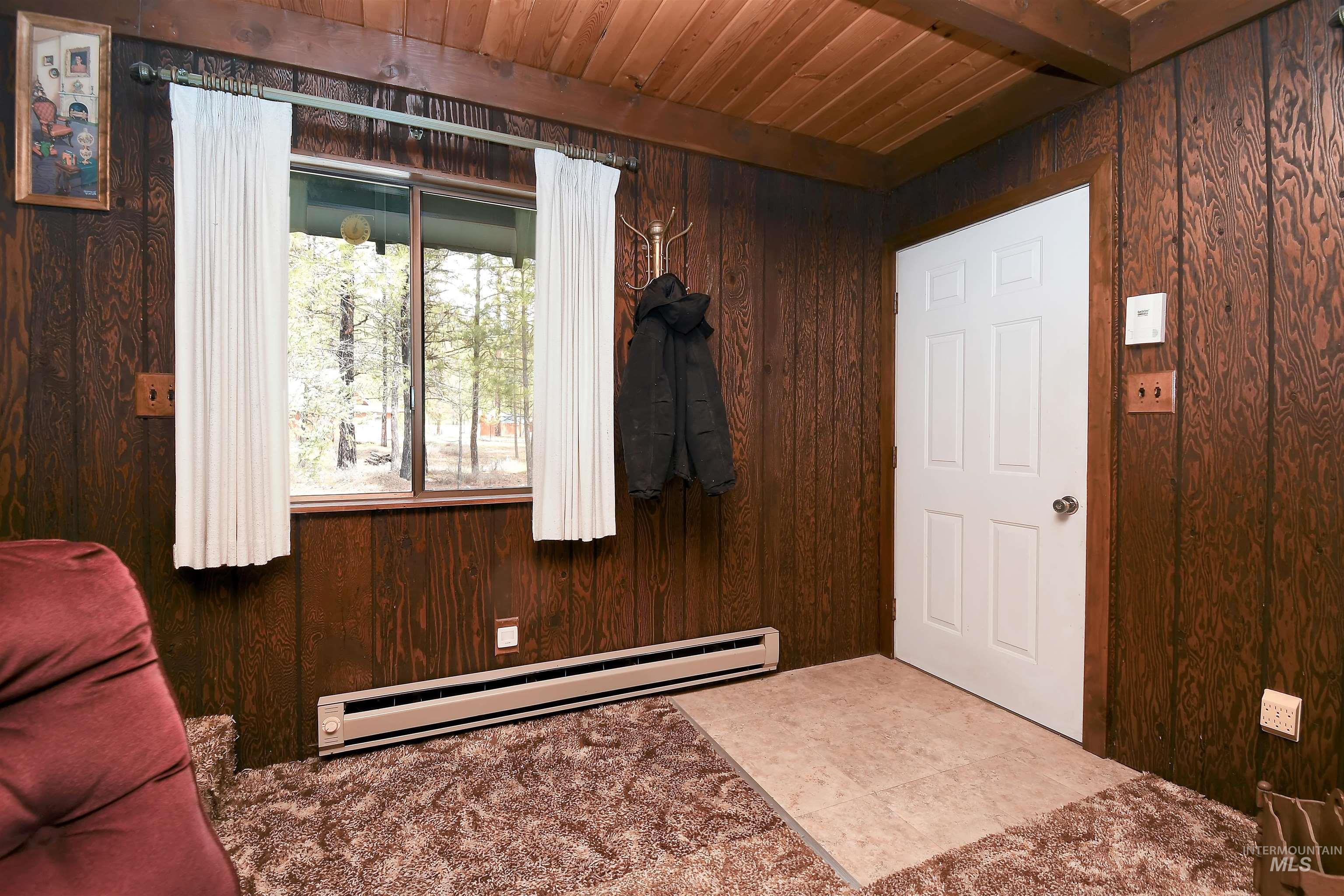 10 Bransons Dr, Lowman, Idaho 83637, 3 Bedrooms, 2 Bathrooms, Residential For Sale, Price $445,000, 98982319