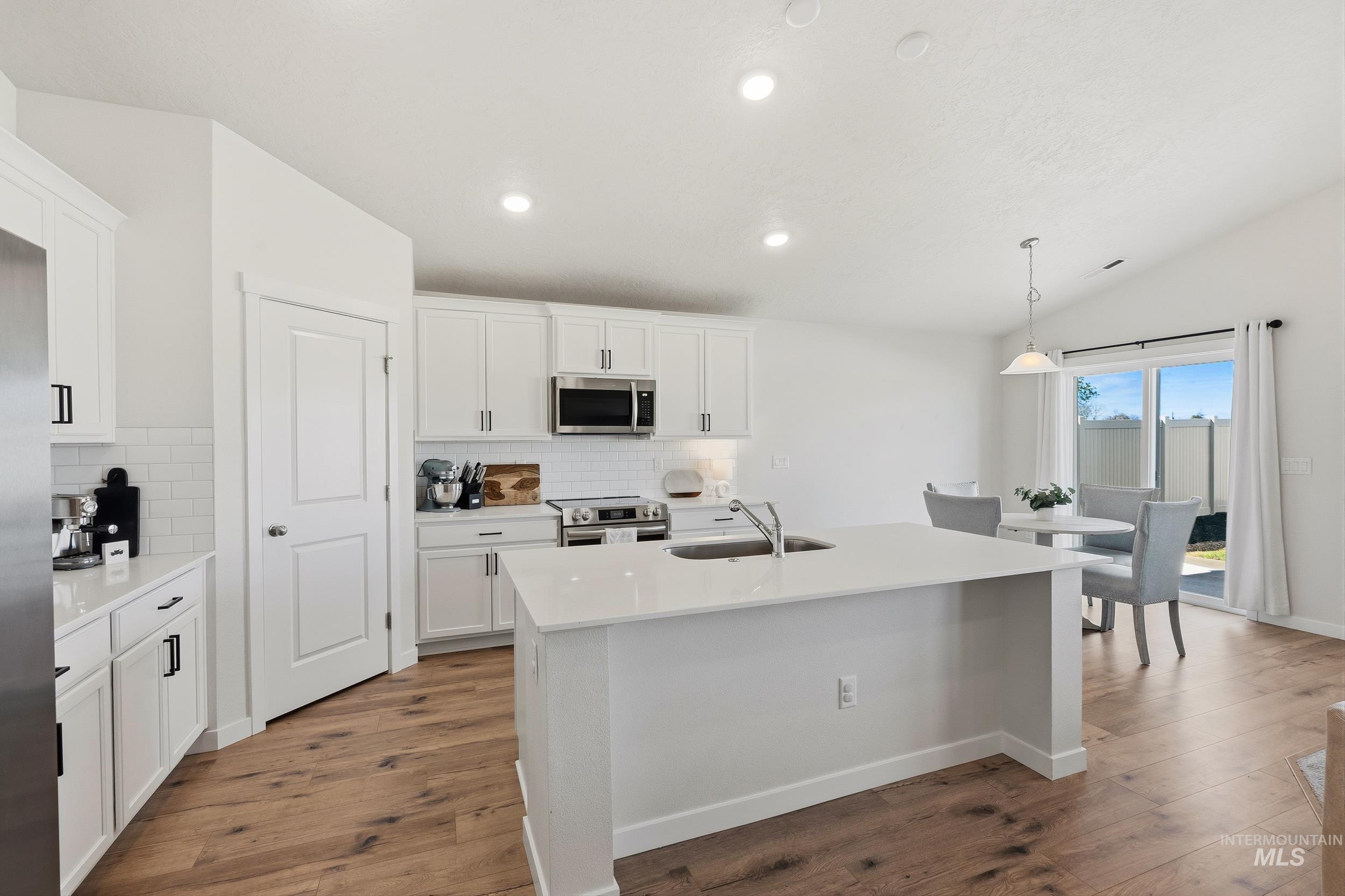 17071 N Quebec Ave, Nampa, Idaho 83687, 3 Bedrooms, 2 Bathrooms, Residential For Sale, Price $440,000, 98982320