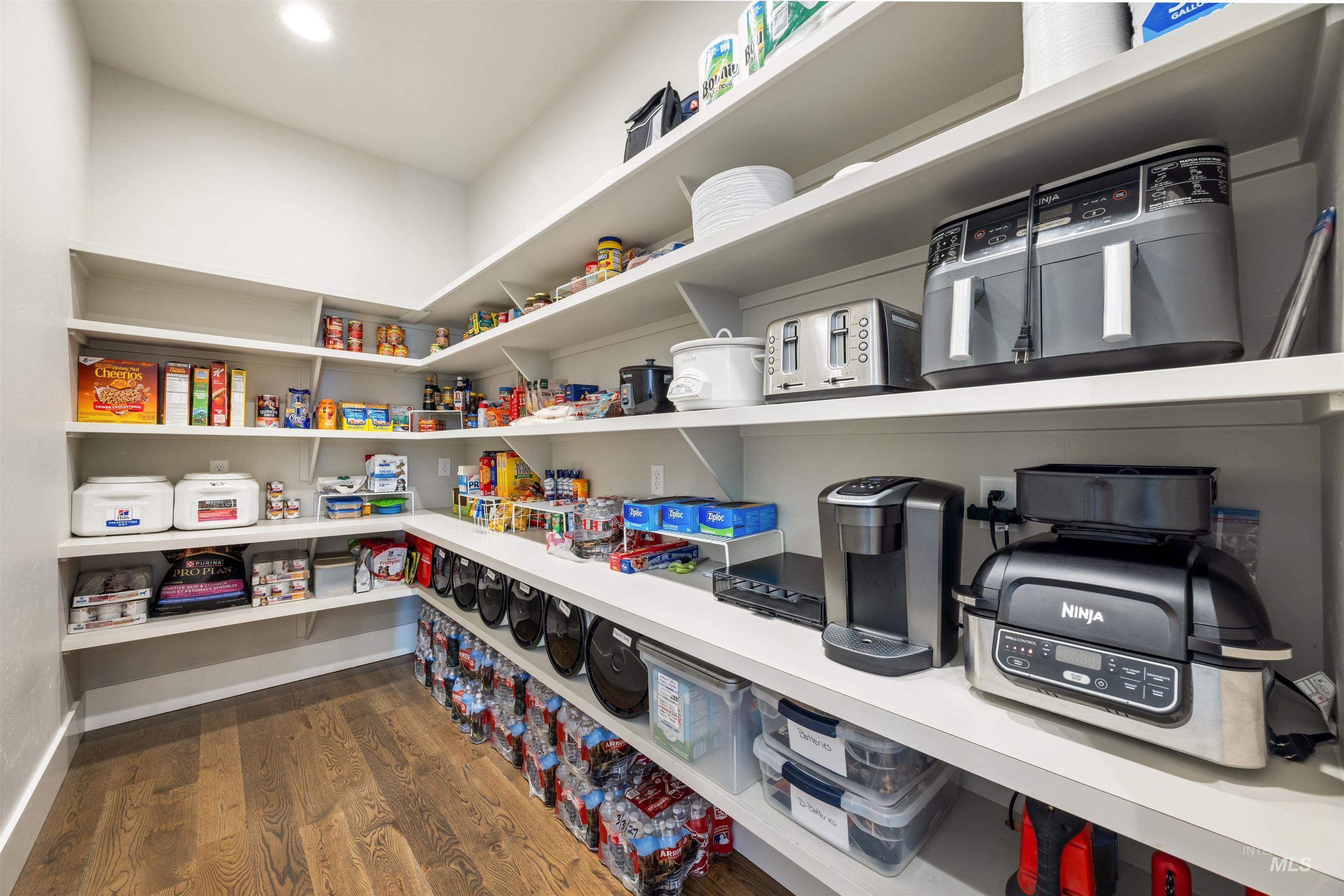 1864 N Heirloom Pl, Eagle, Idaho 83616, 4 Bedrooms, 3.5 Bathrooms, Residential For Sale, Price $1,289,500,MLS 98982321